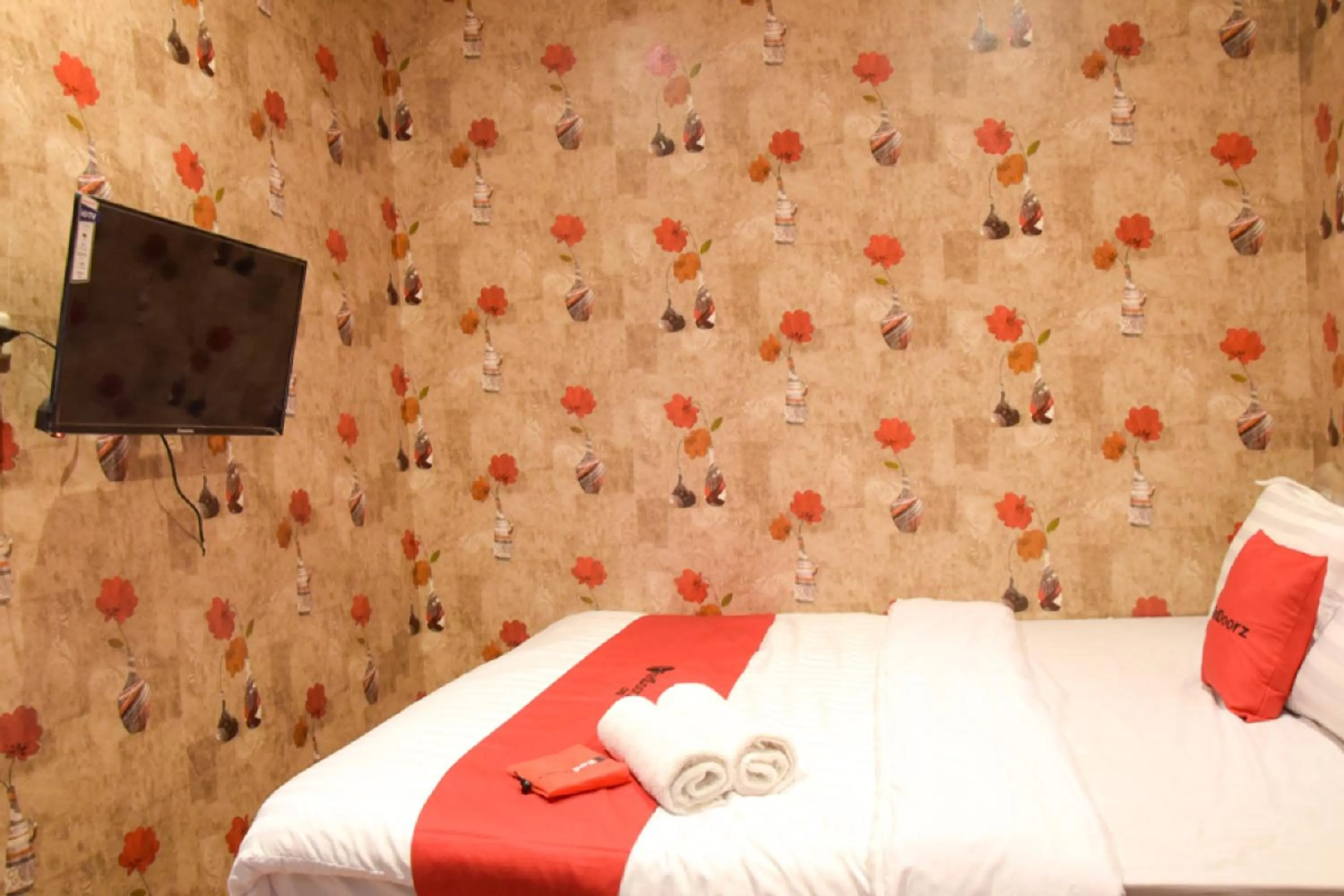 Bedroom, Bed in RedDoorz near Pelabuhan Tanjung Perak 2 Surabaya