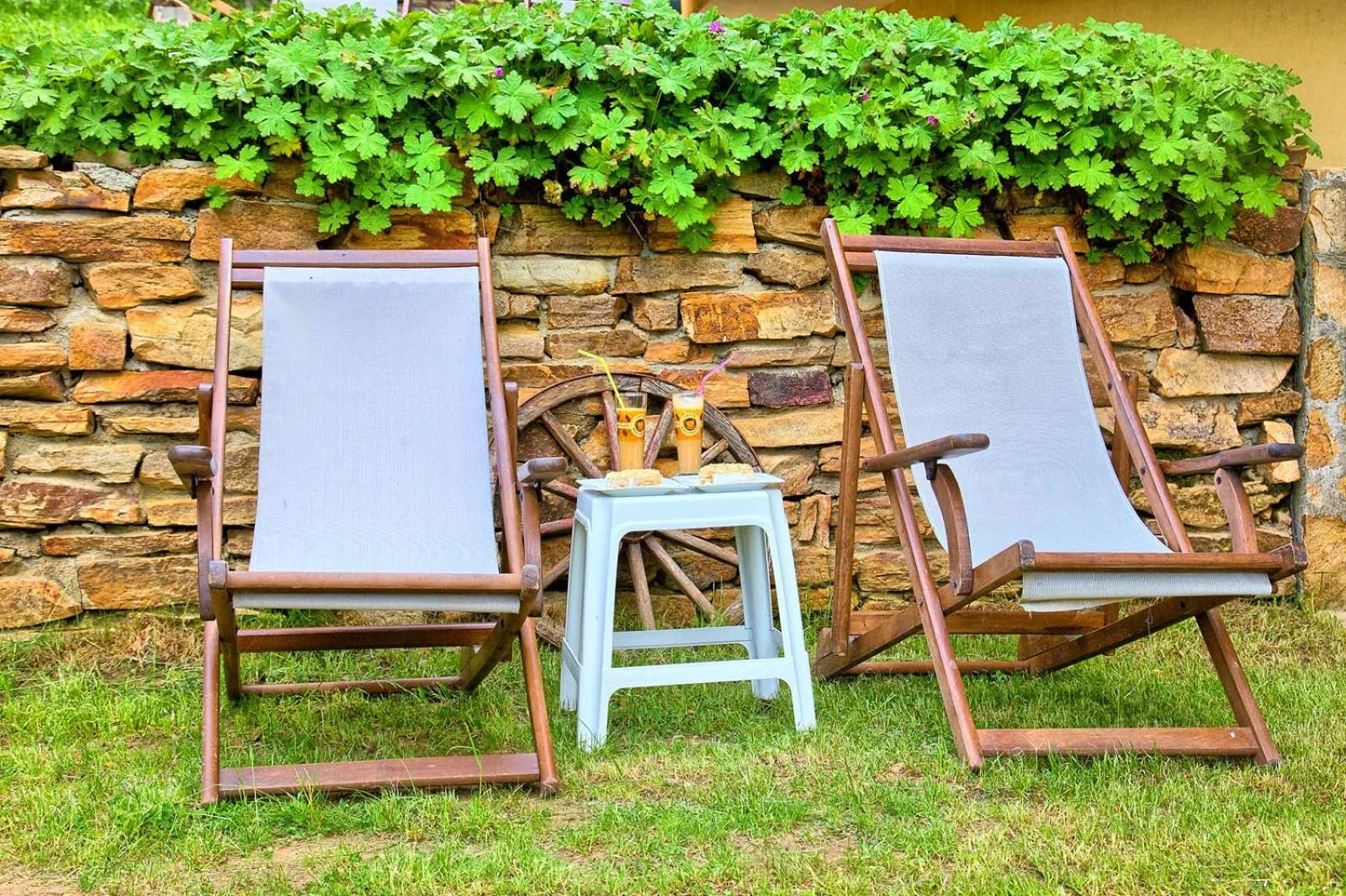 Patio in Guest House Slunchev Cviat