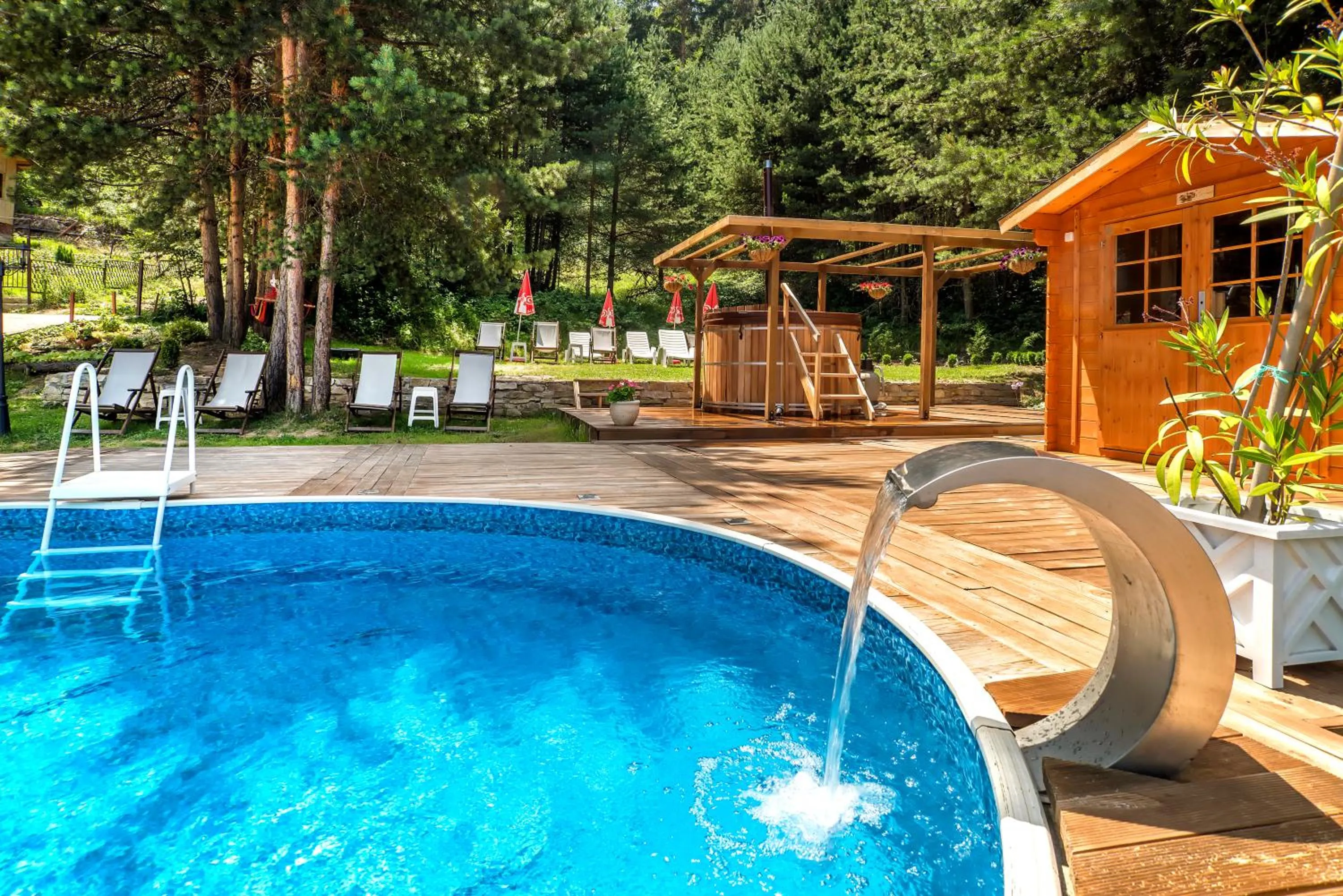 Hot Tub in Guest House Slunchev Cviat