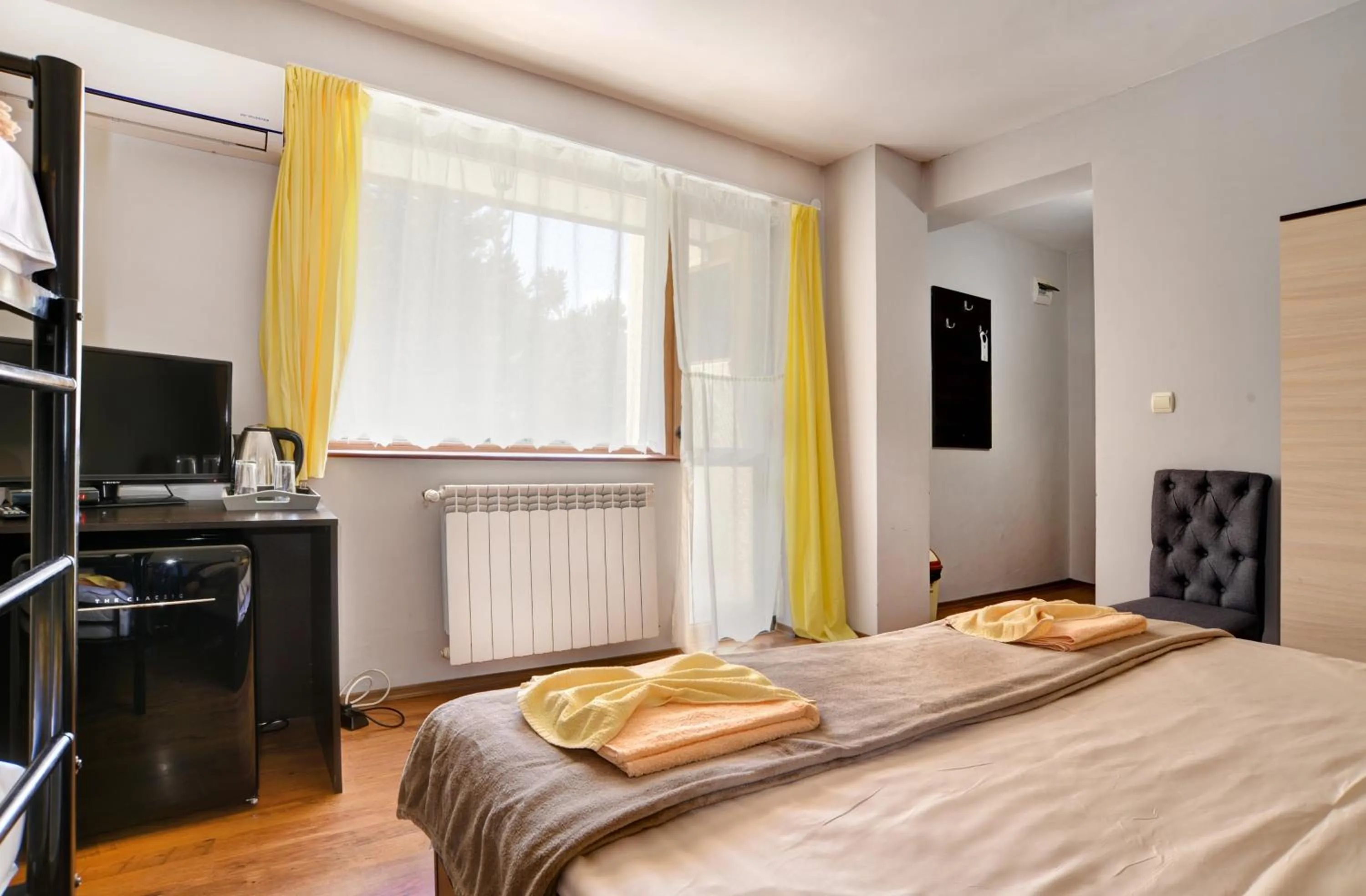 TV and multimedia, Bed in Guest House Slunchev Cviat