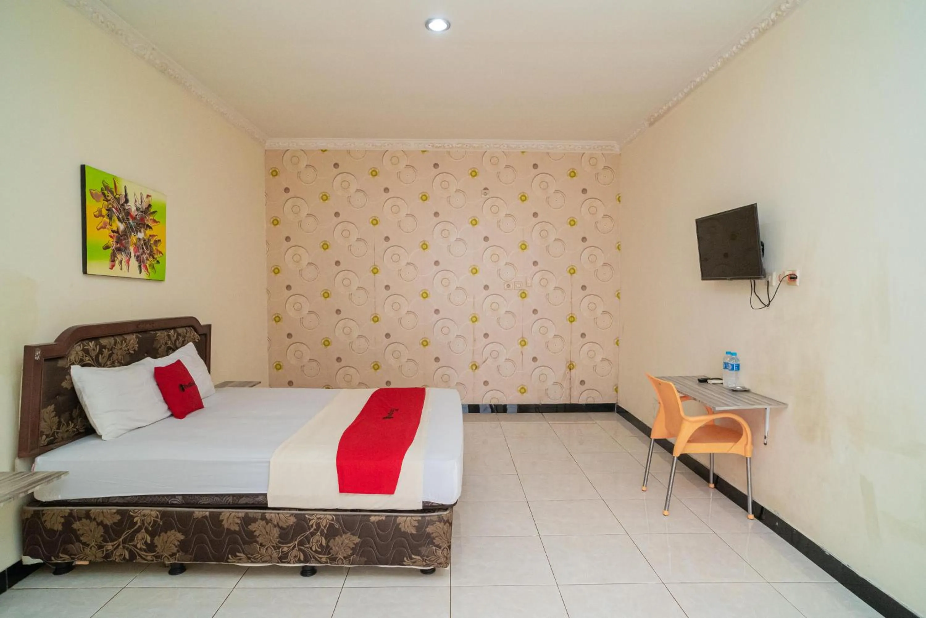 Bed in RedDoorz At Jalan Bukit Keminting