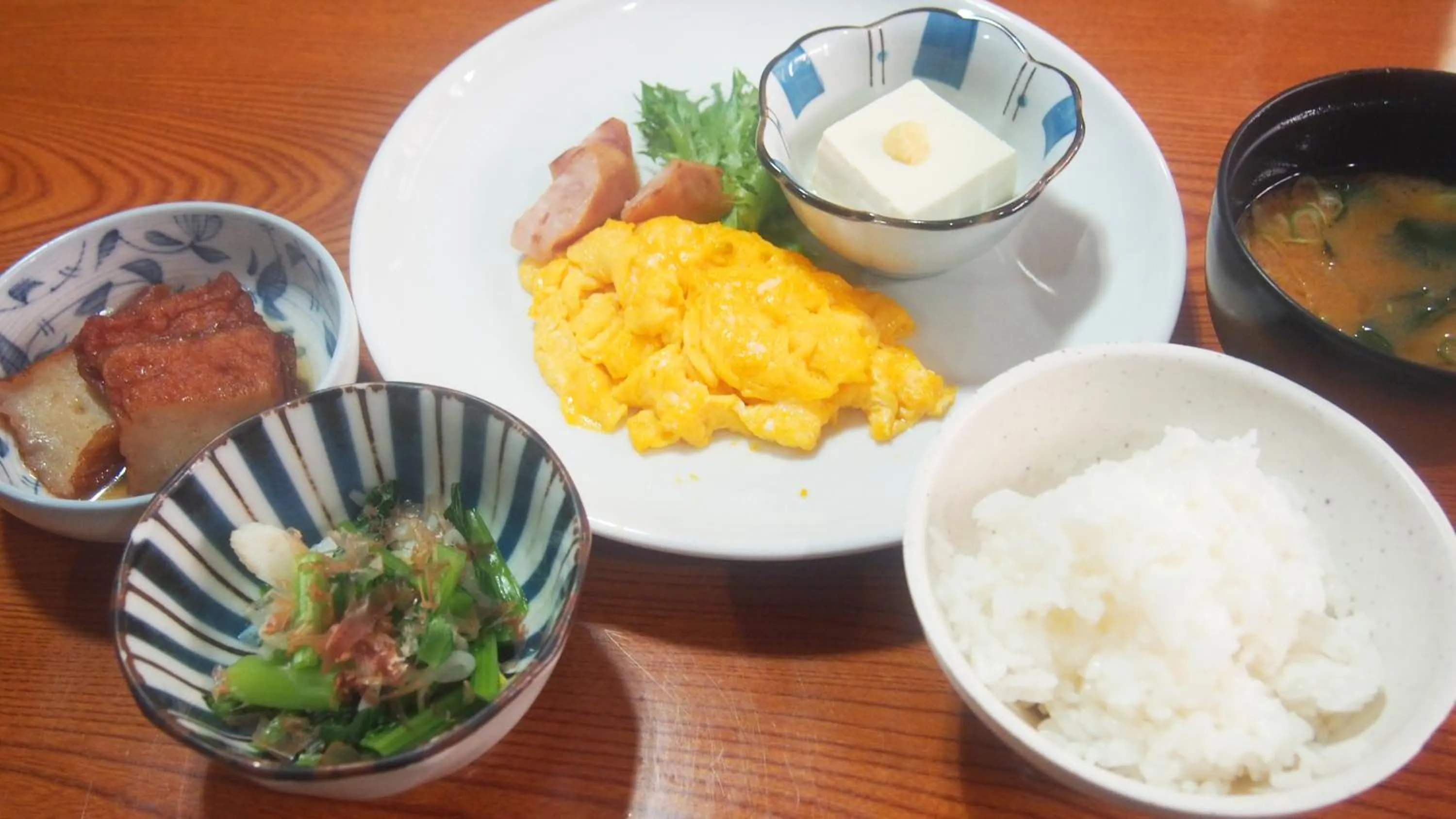 Food in Hotel Pacific