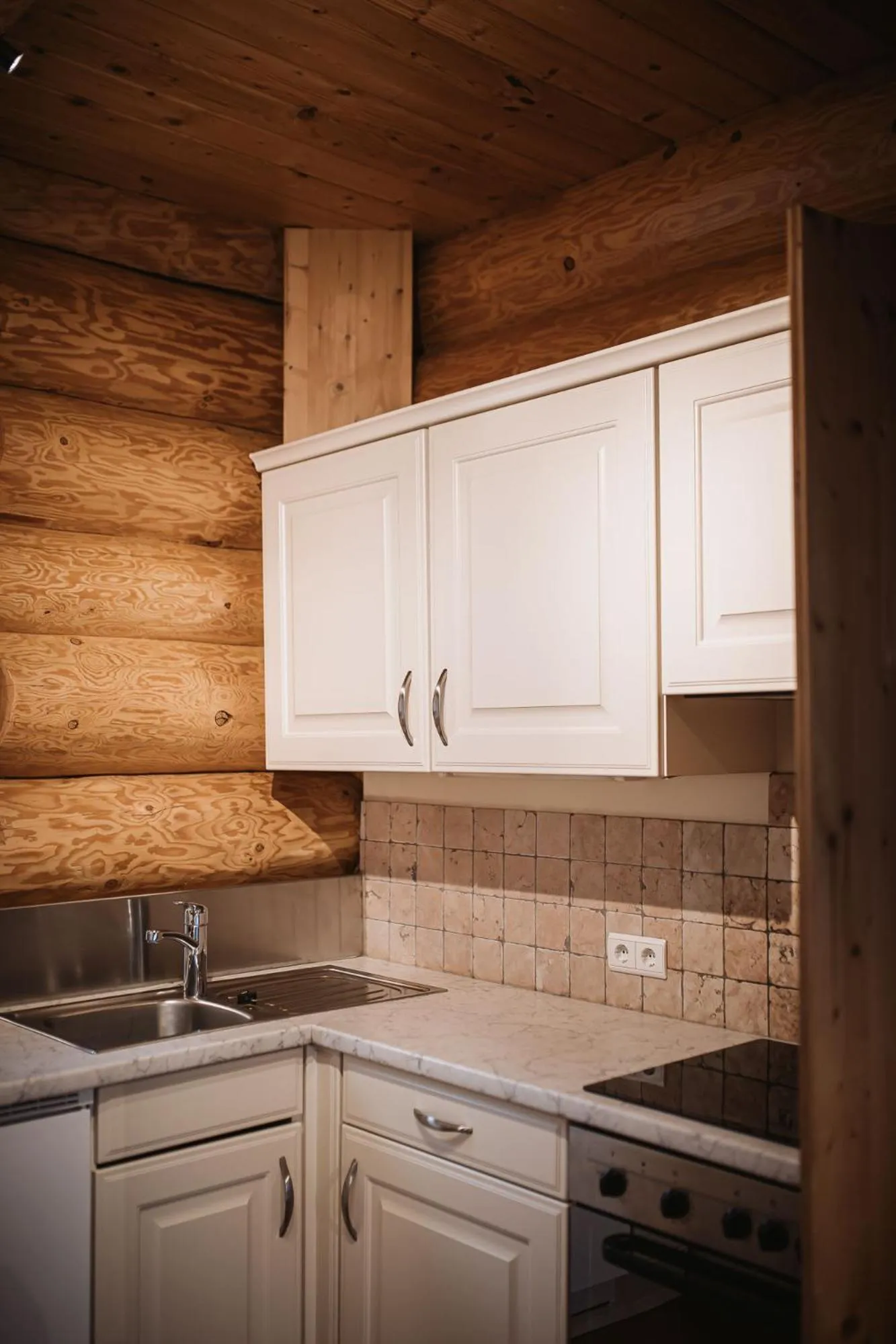 Kitchen or kitchenette in Nancy's Holiday Homes Dolomites