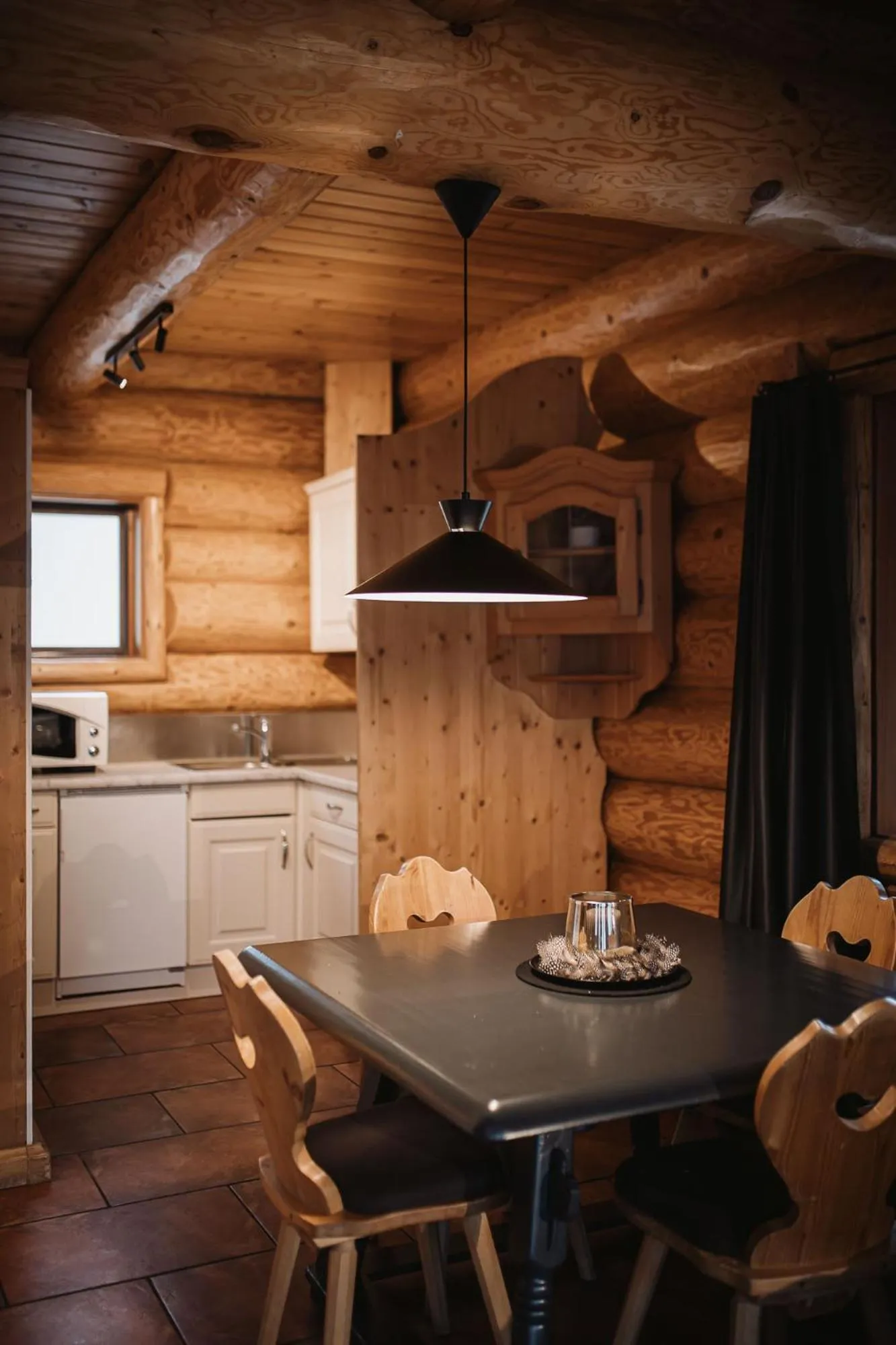 Kitchen or kitchenette in Nancy's Holiday Homes Dolomites
