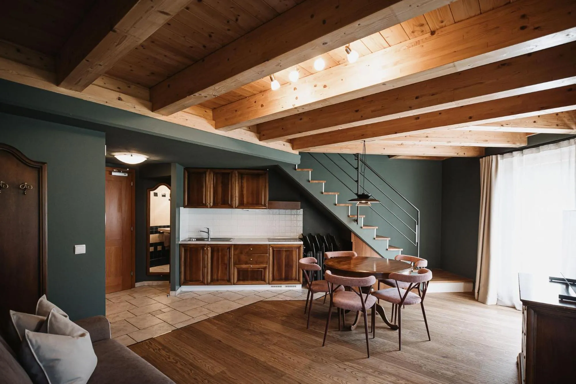 Kitchen or kitchenette in Nancy's Holiday Homes Dolomites