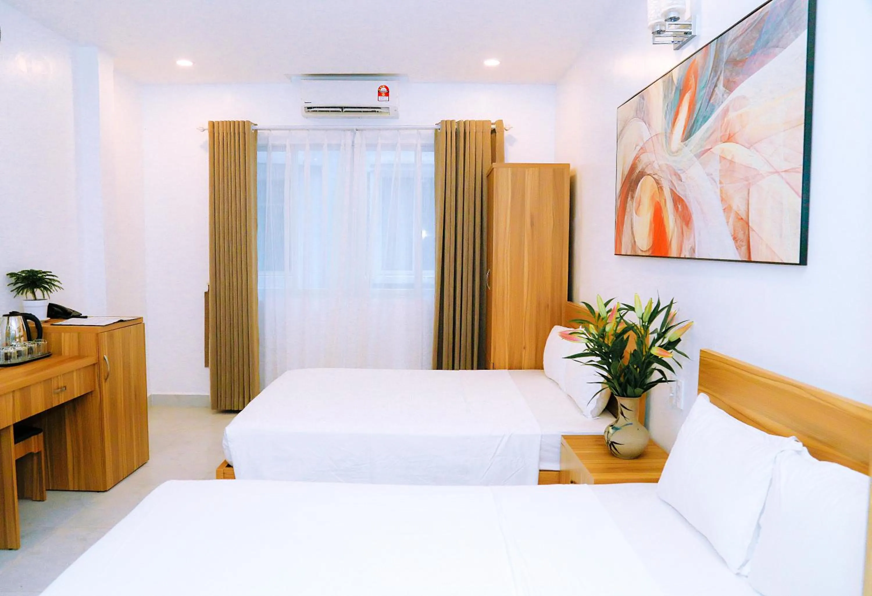 Bed in Louis Hotel - Bui Vien Walking Street