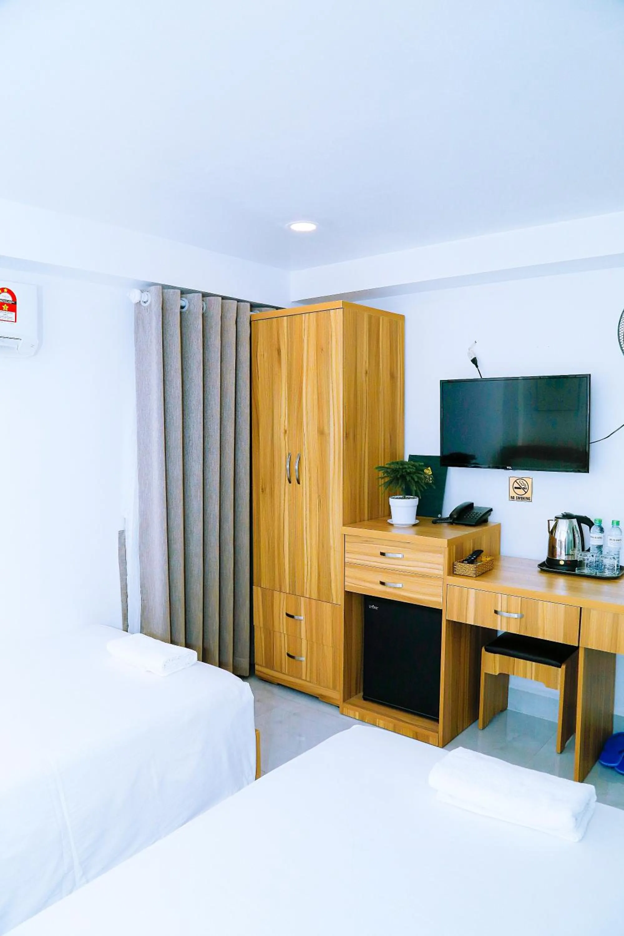 Bed in Louis Hotel - Bui Vien Walking Street