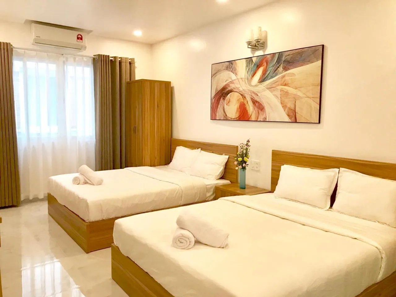 Bed in Louis Hotel - Bui Vien Walking Street