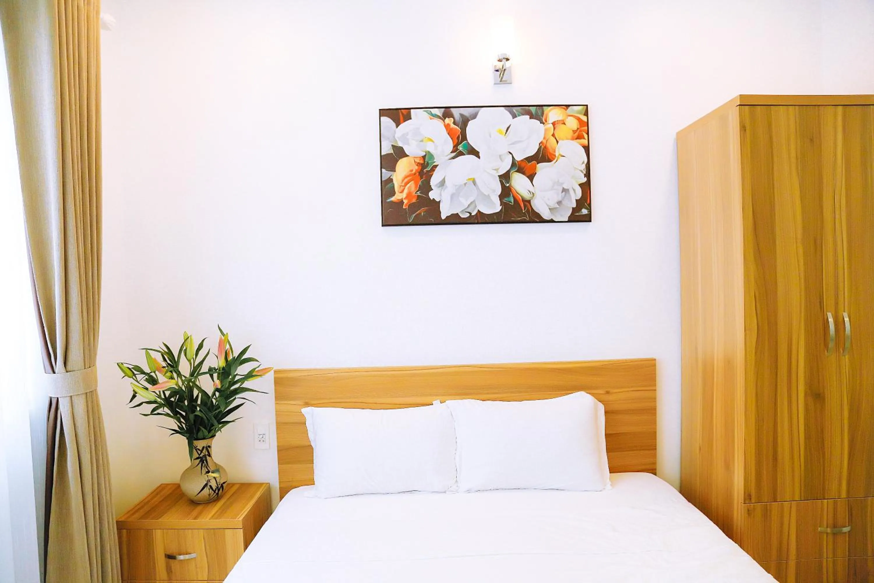 Bed in Louis Hotel - Bui Vien Walking Street