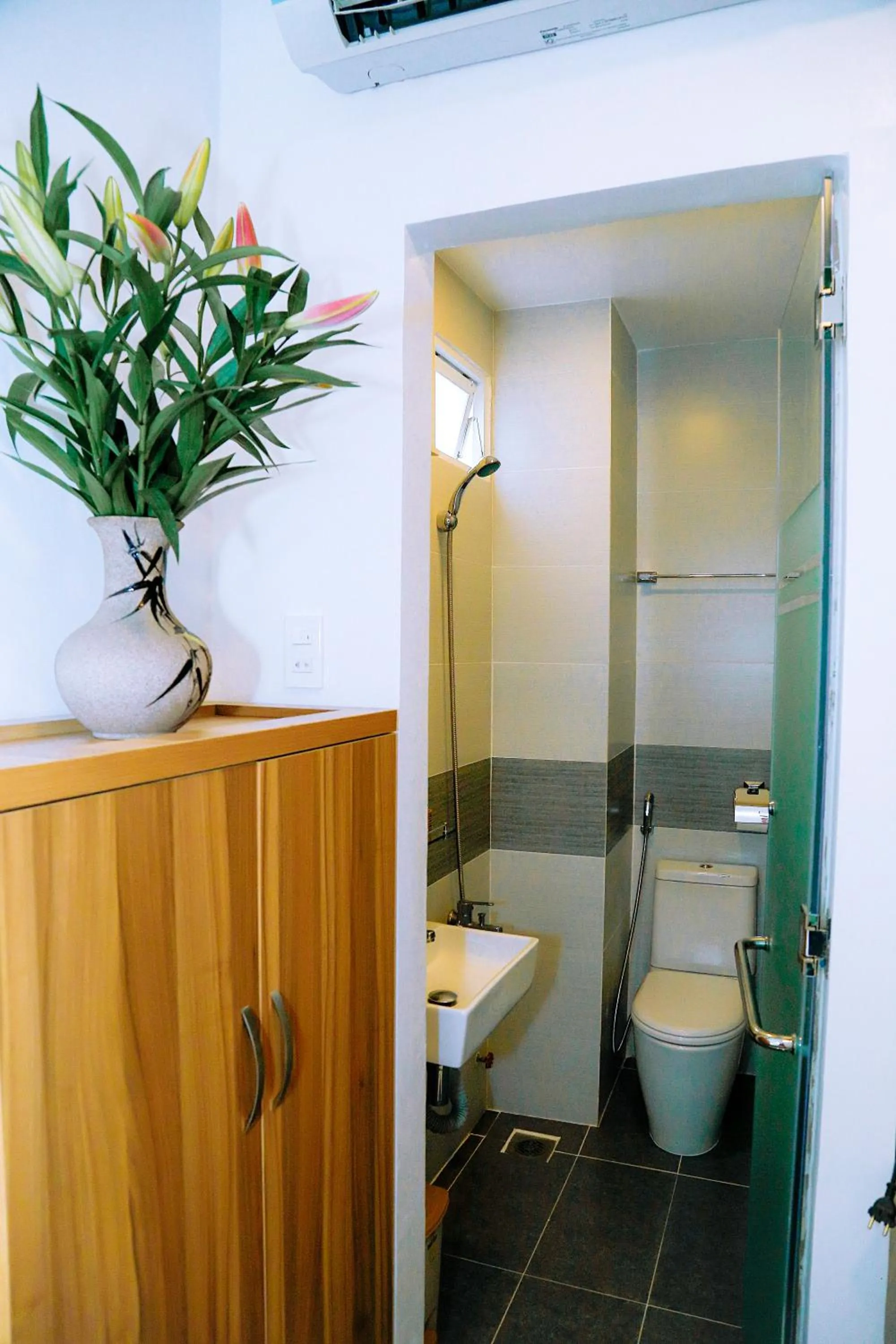 Louis Hotel - Bui Vien Walking Street