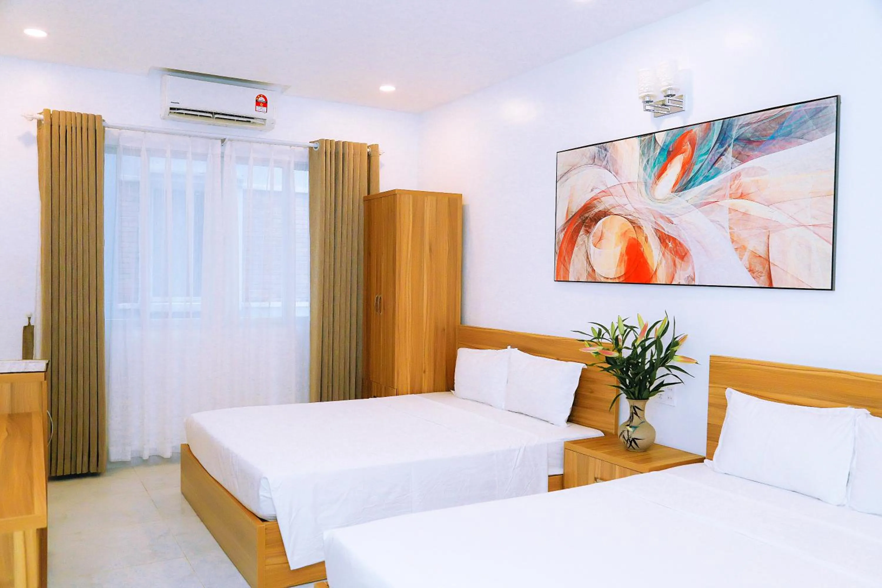 Bed in Louis Hotel - Bui Vien Walking Street