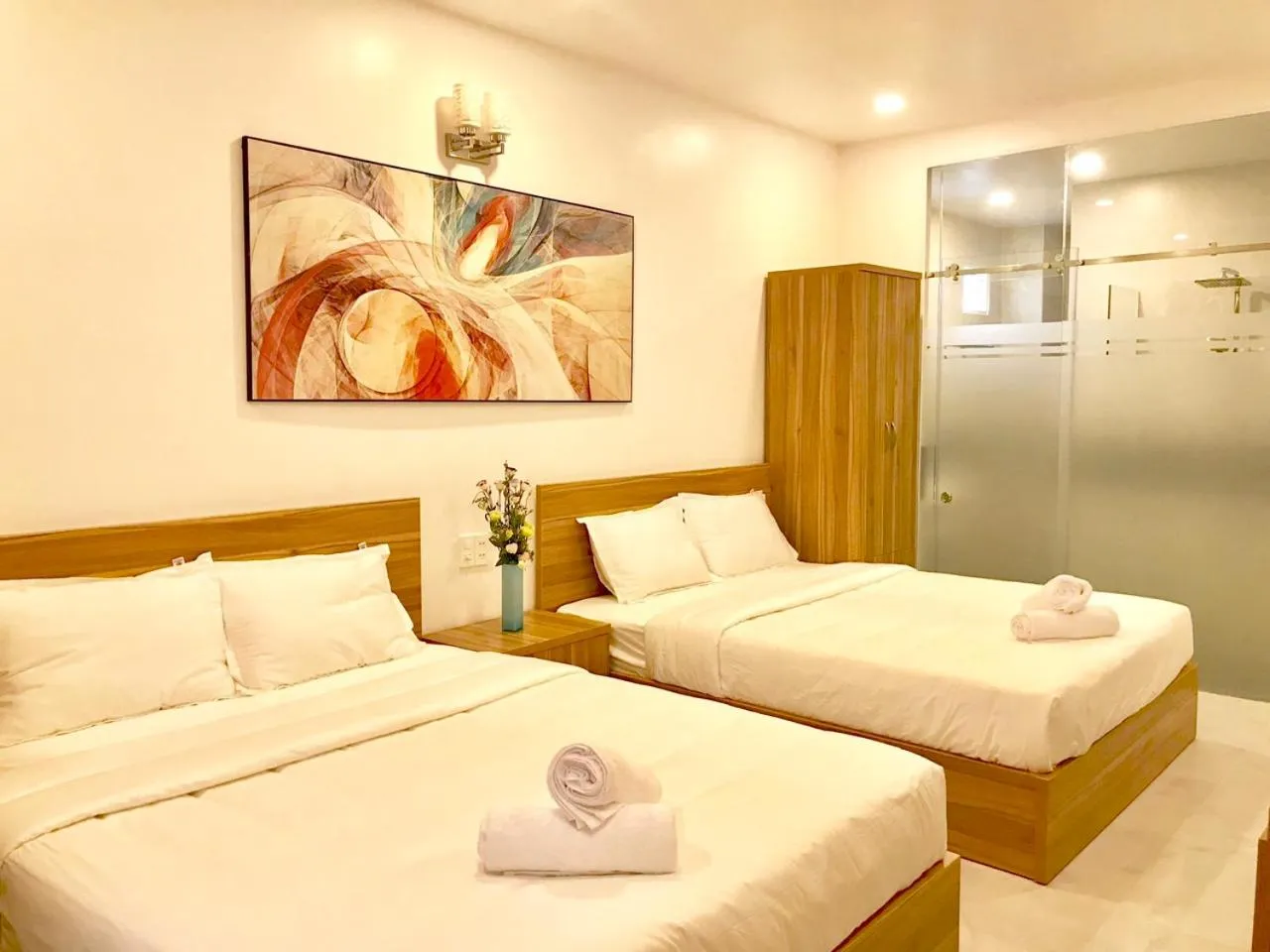 Bed in Louis Hotel - Bui Vien Walking Street