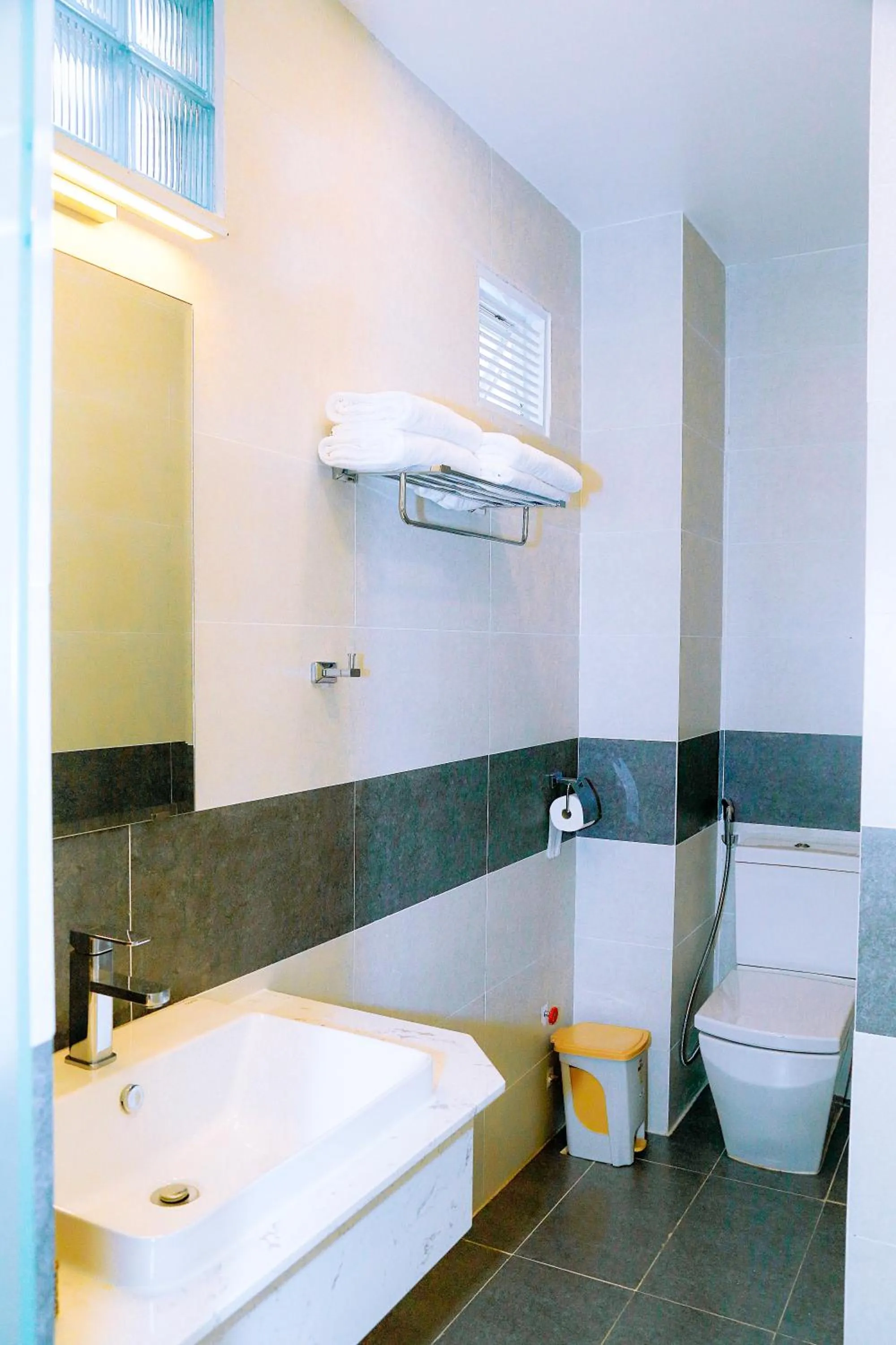 Louis Hotel - Bui Vien Walking Street