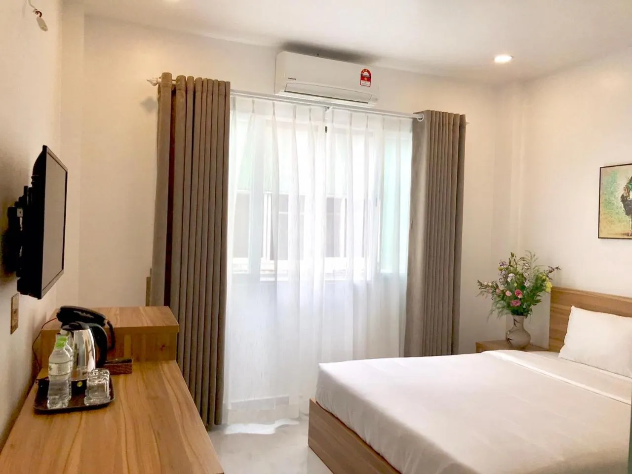 Coffee/tea facilities, Bed in Louis Hotel - Bui Vien Walking Street