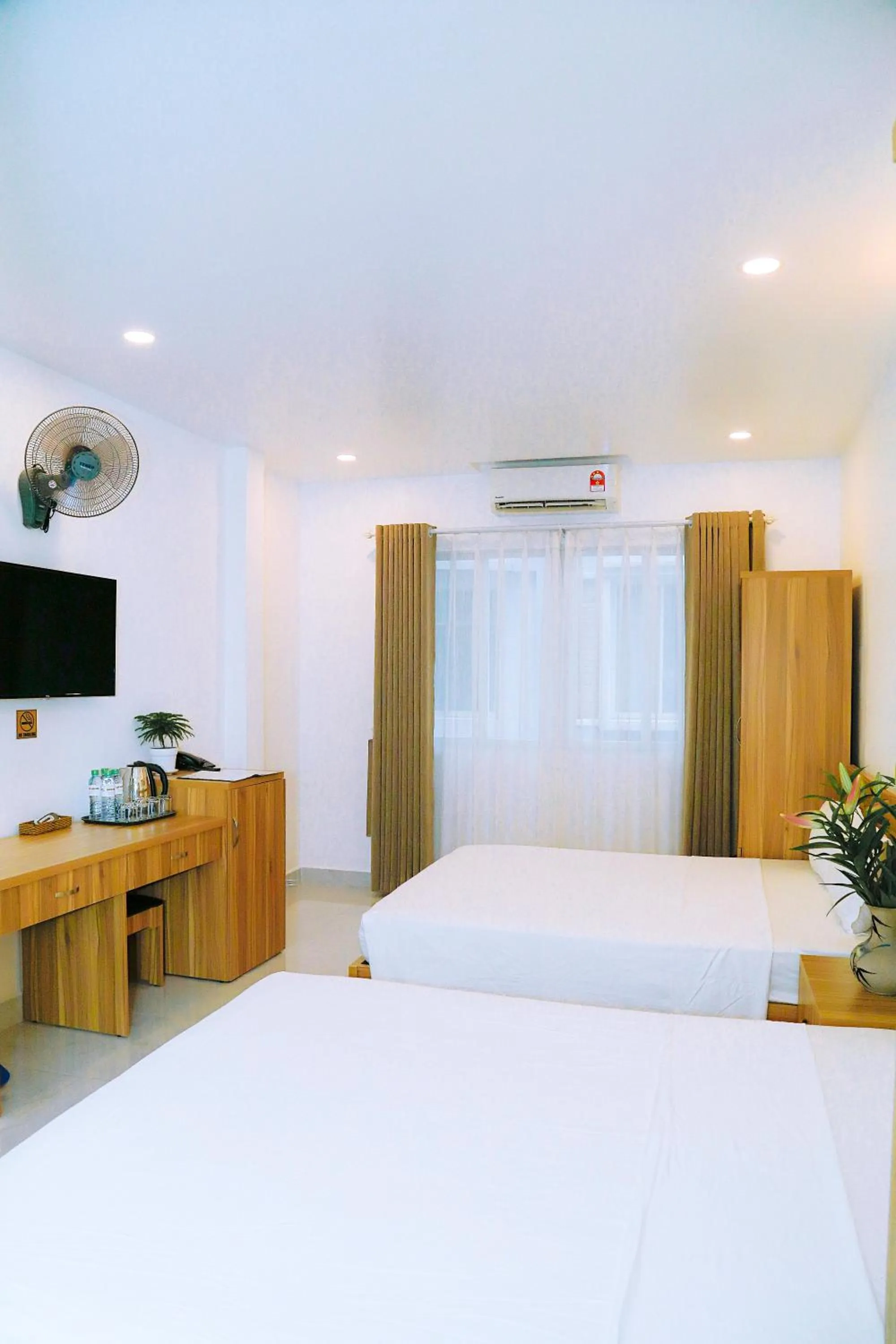 Bed in Louis Hotel - Bui Vien Walking Street