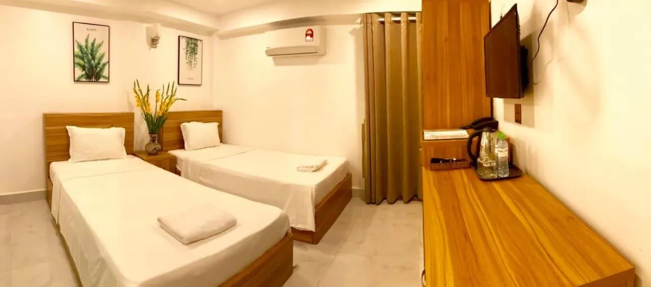 Bed in Louis Hotel - Bui Vien Walking Street