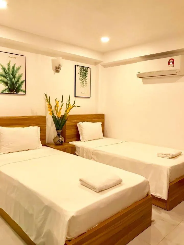 Bed in Louis Hotel - Bui Vien Walking Street