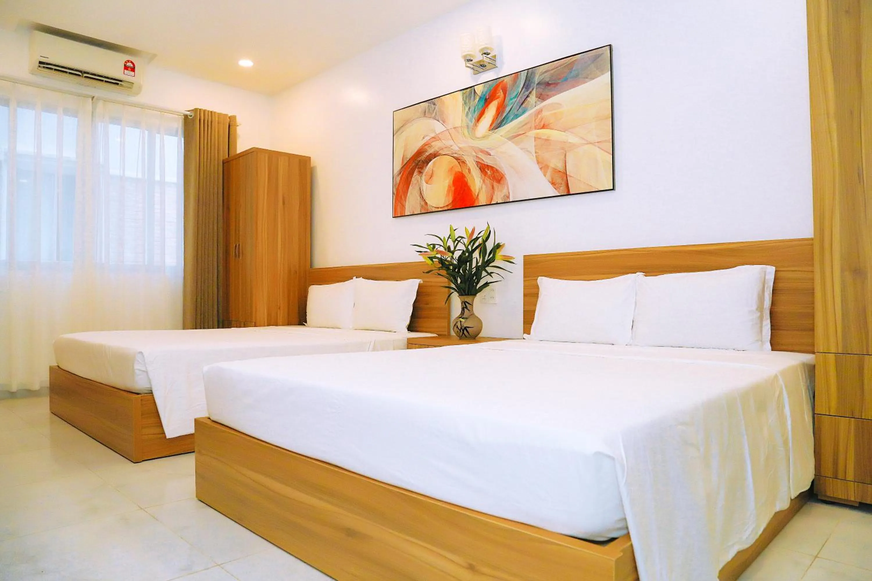 Bed in Louis Hotel - Bui Vien Walking Street