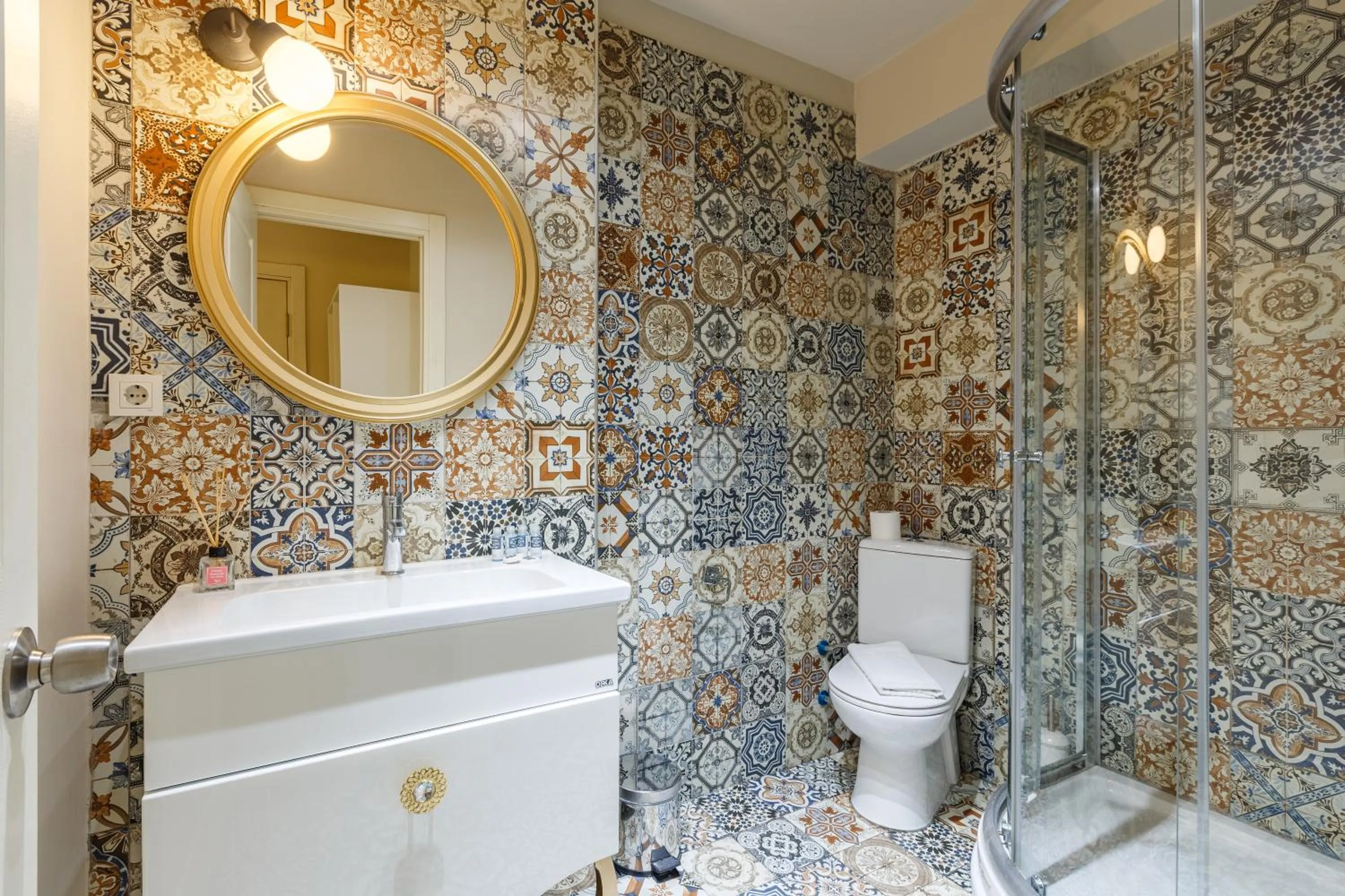 Shower in Hotel Miro Mansion Old City