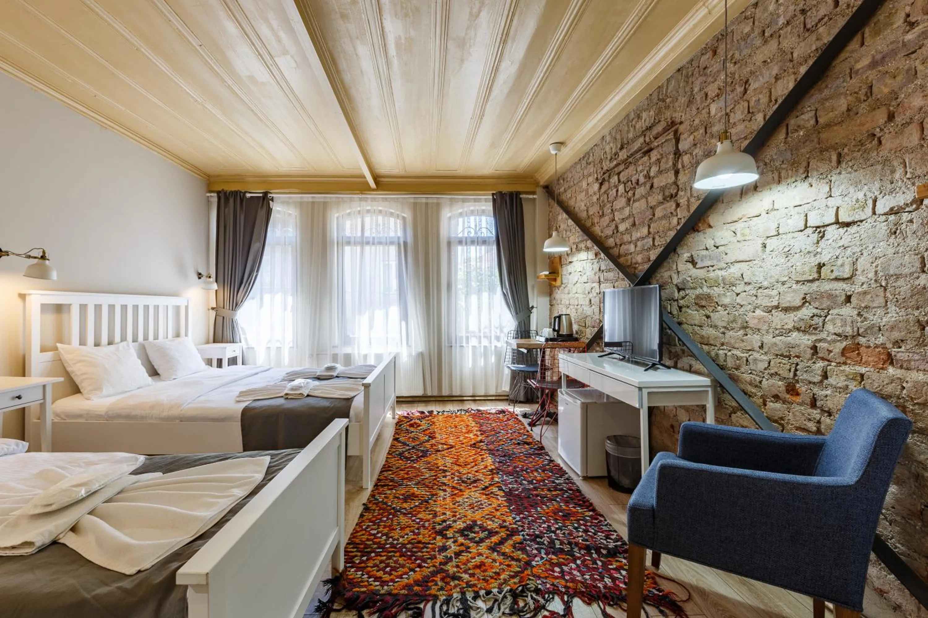 Bed in Hotel Miro Mansion Old City