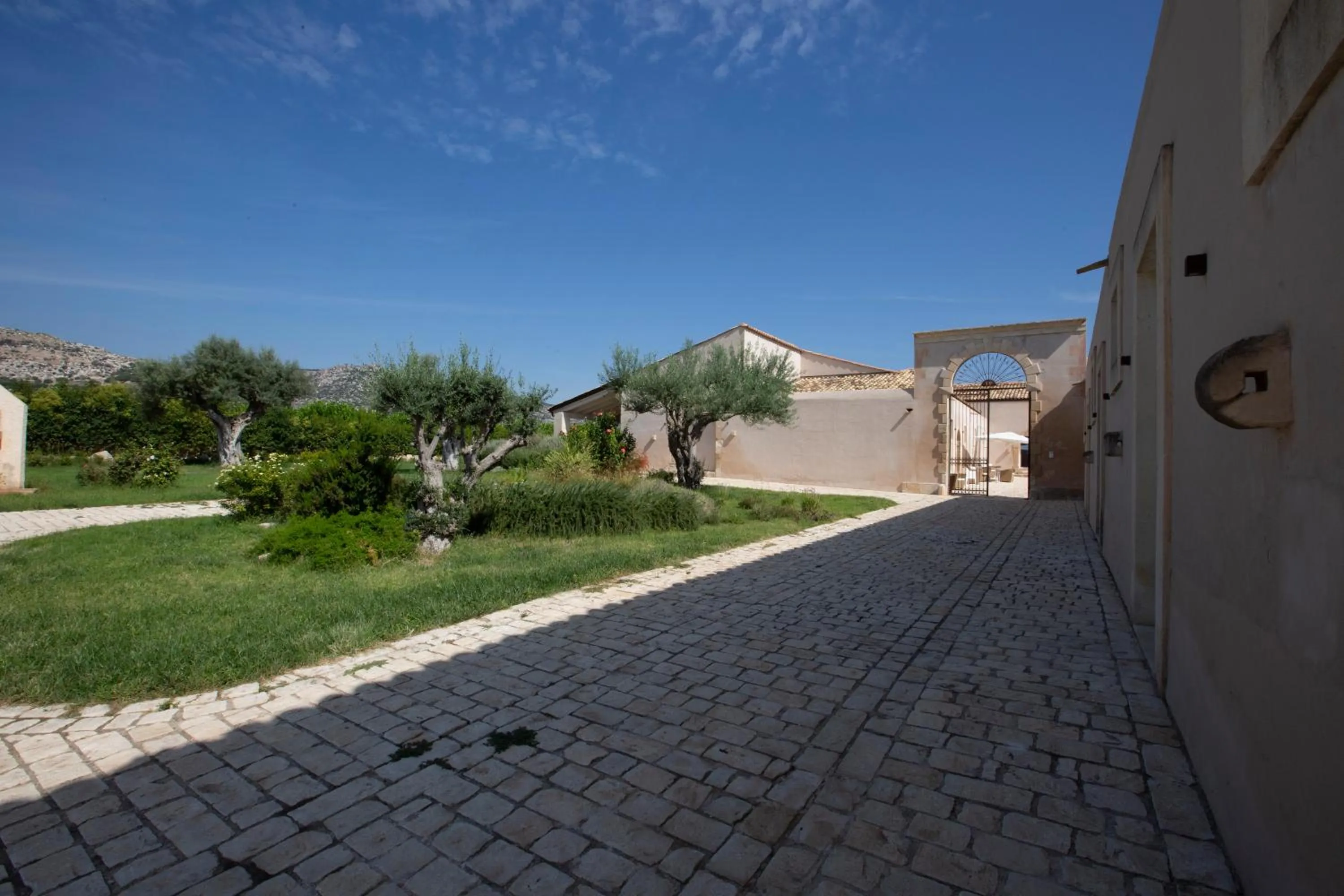 Property building in Ballium Luxury Relais