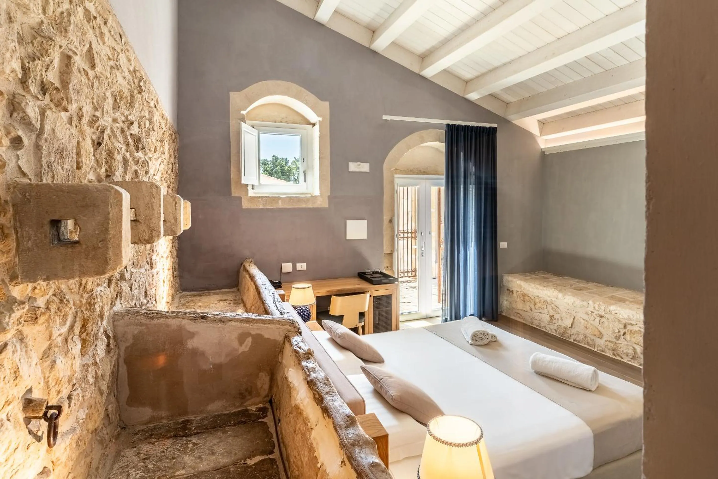 Bedroom, Bed in Ballium Luxury Relais