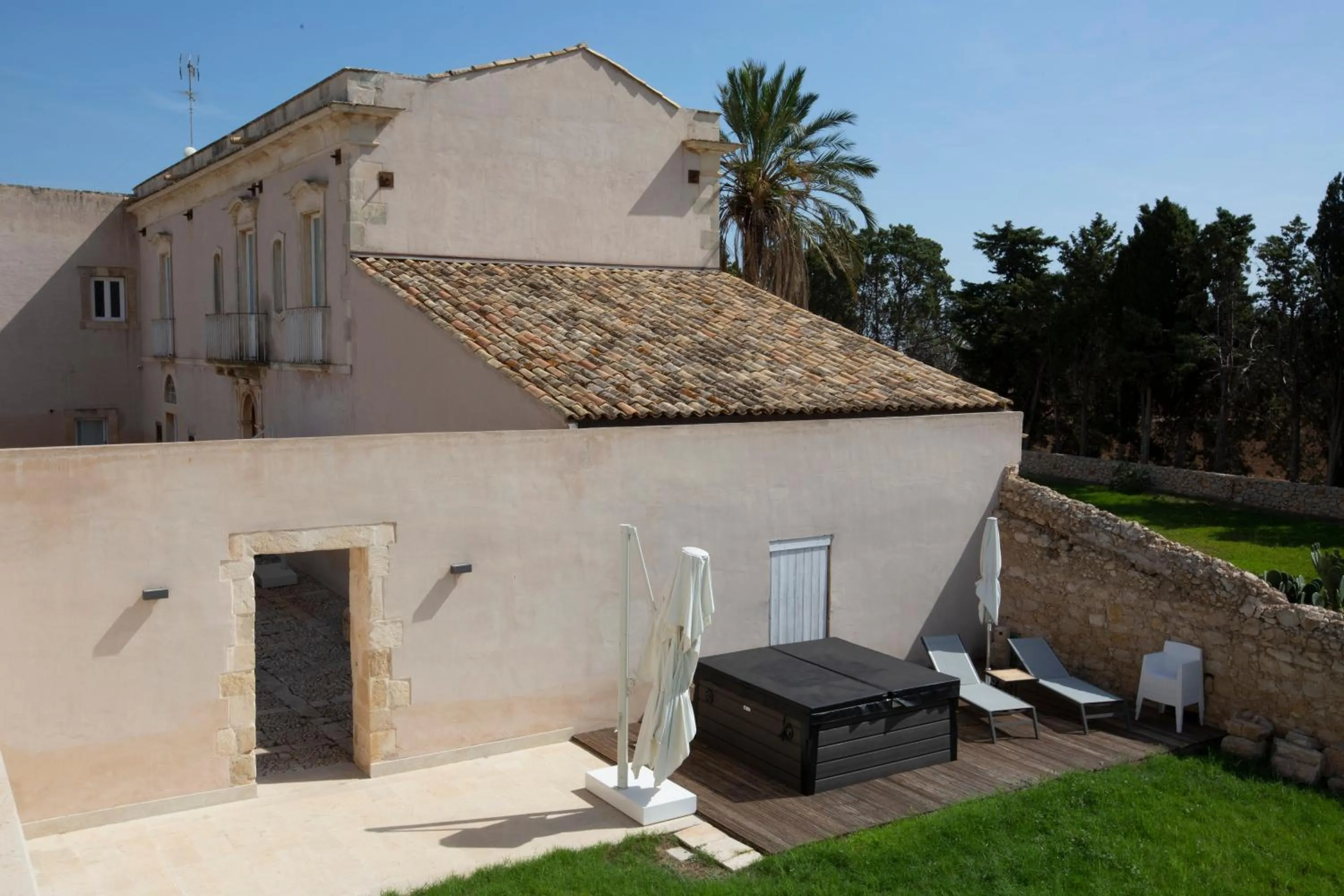 Property building in Ballium Luxury Relais