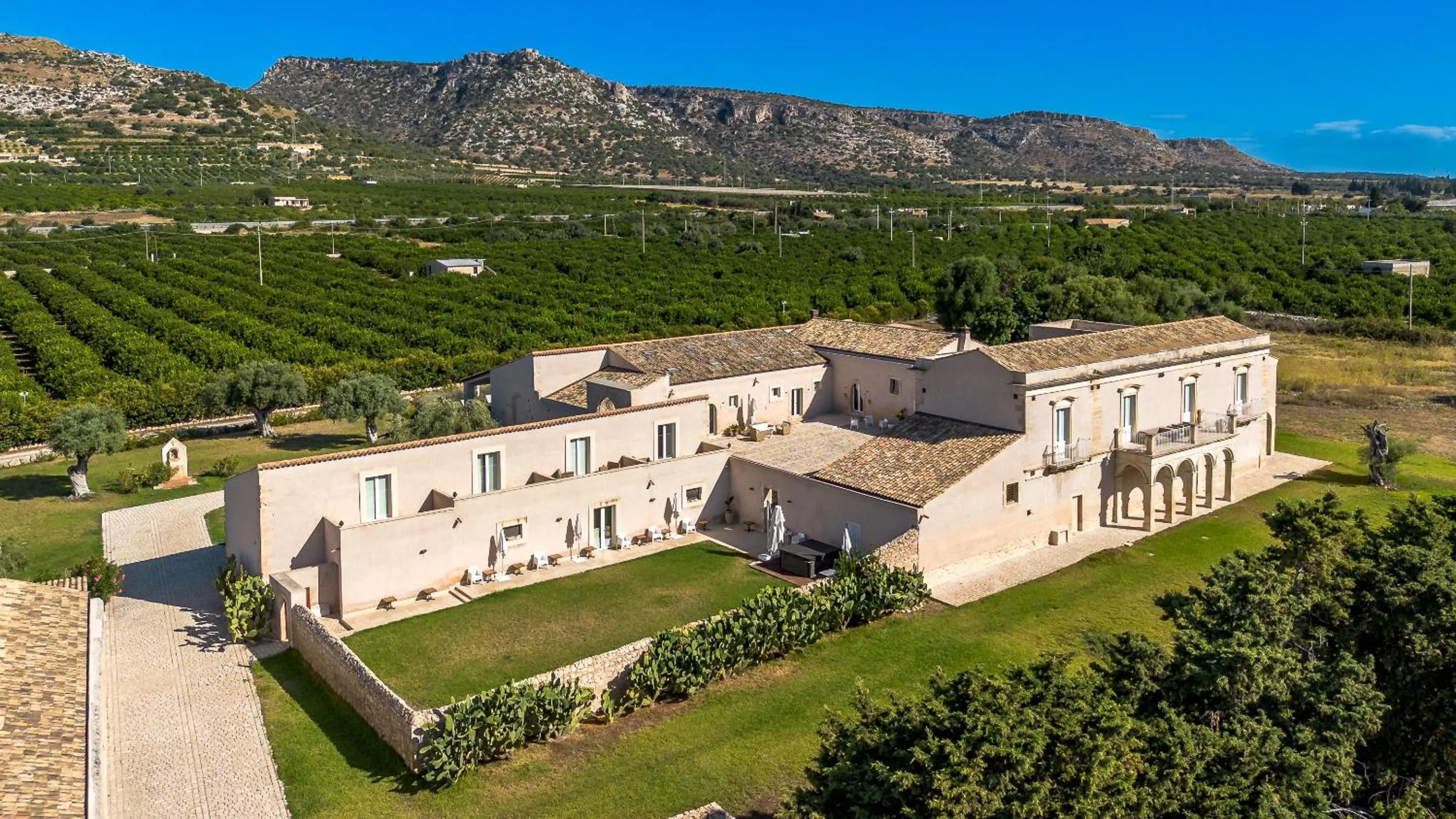 Bird's eye view in Ballium Luxury Relais