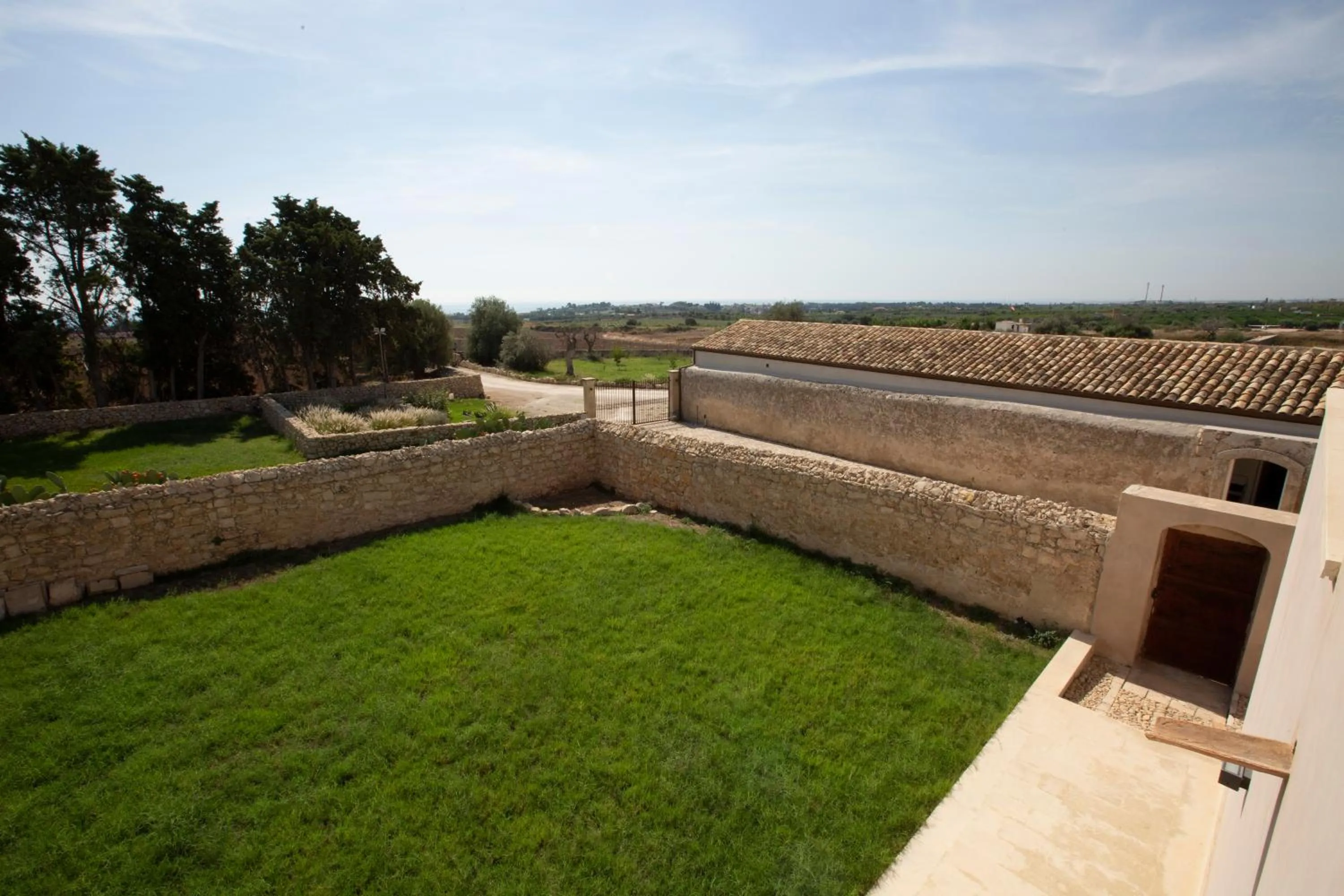 Garden view in Ballium Luxury Relais