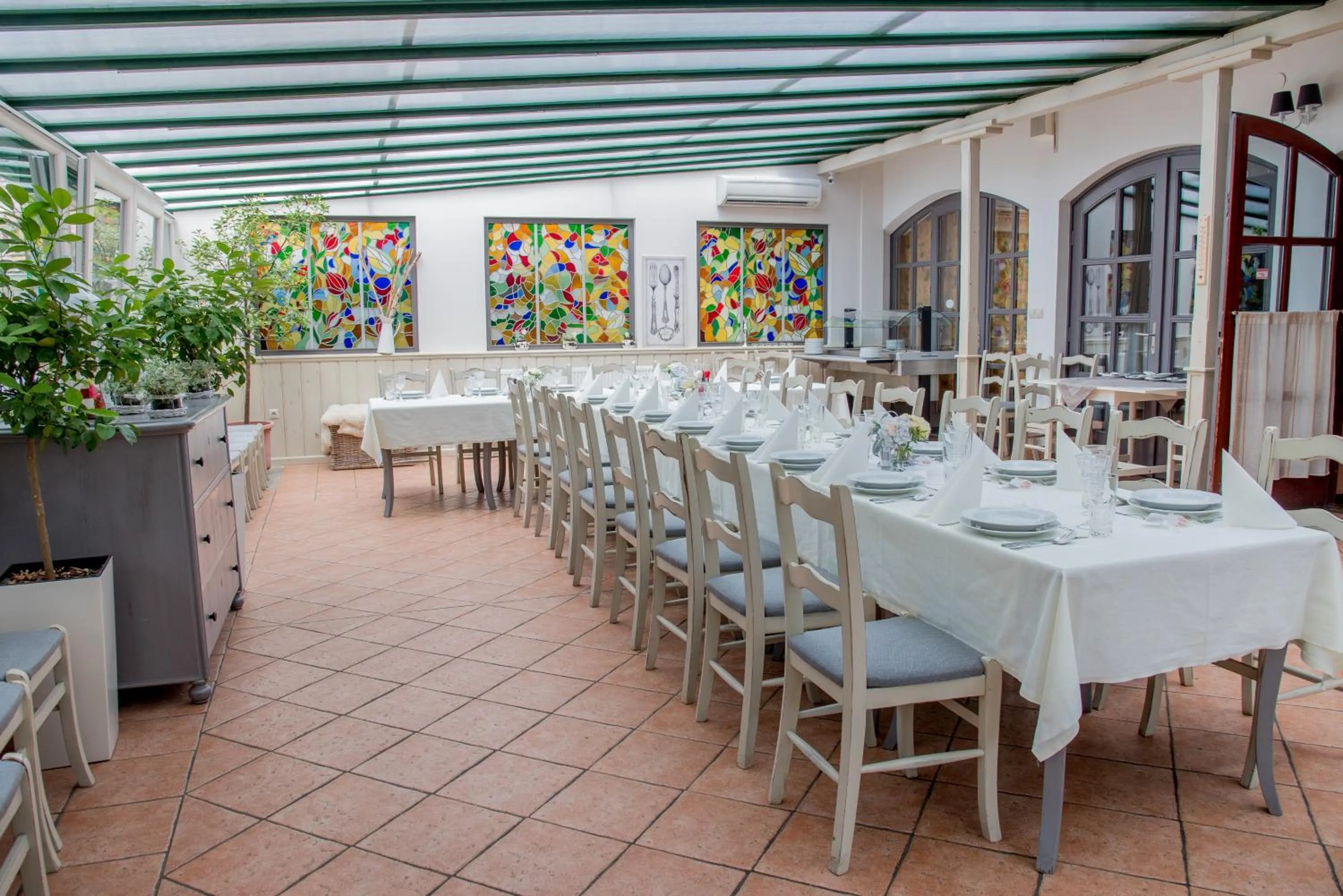 Restaurant/places to eat in Nyerges Hotel Termál Superior