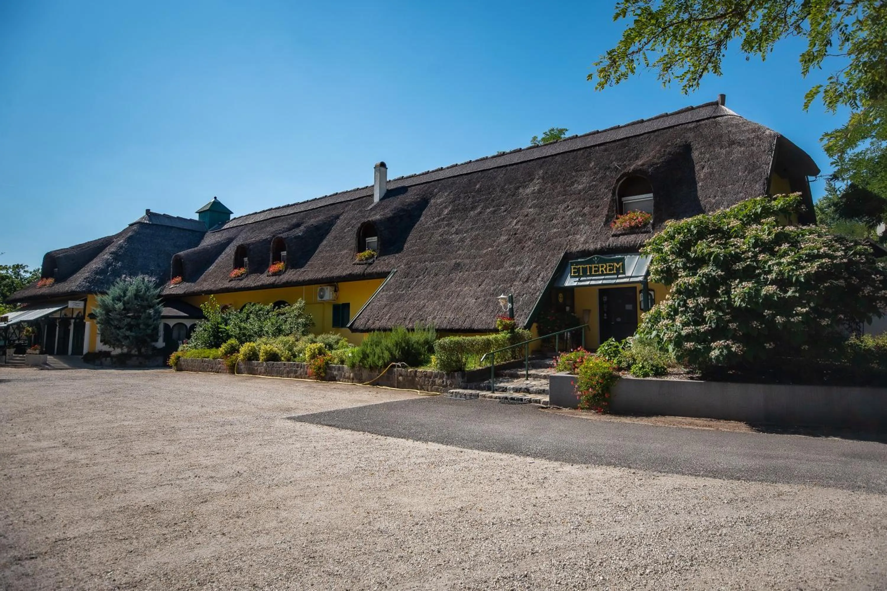 Property building in Nyerges Hotel Termál Superior