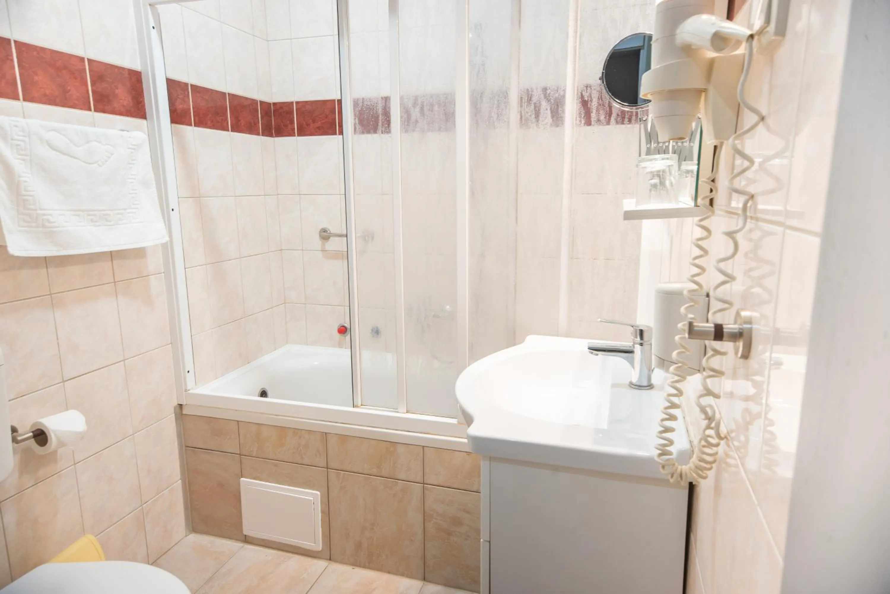 Bathroom in Nyerges Hotel Termál Superior