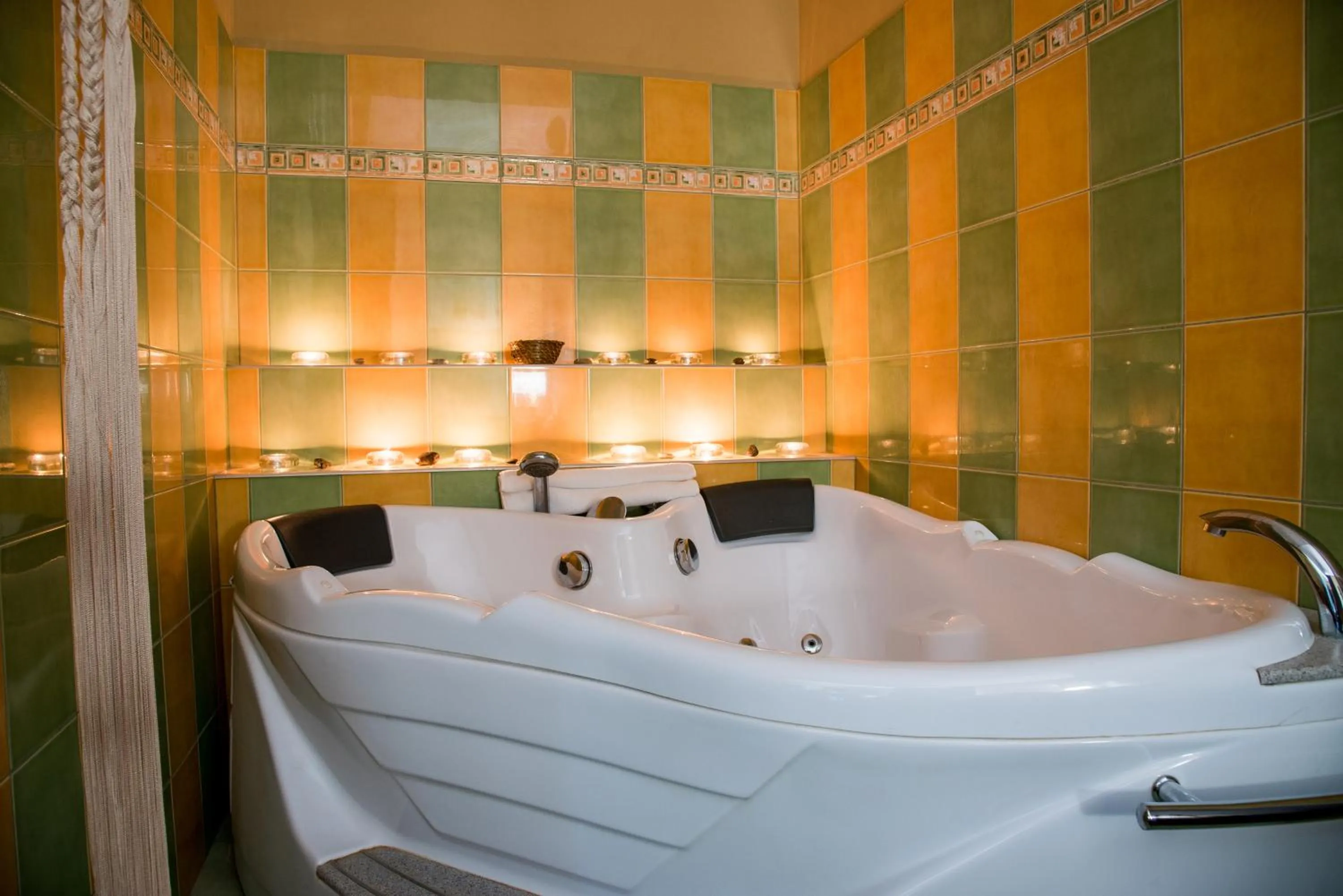 Hot Tub in Nyerges Hotel Termál Superior