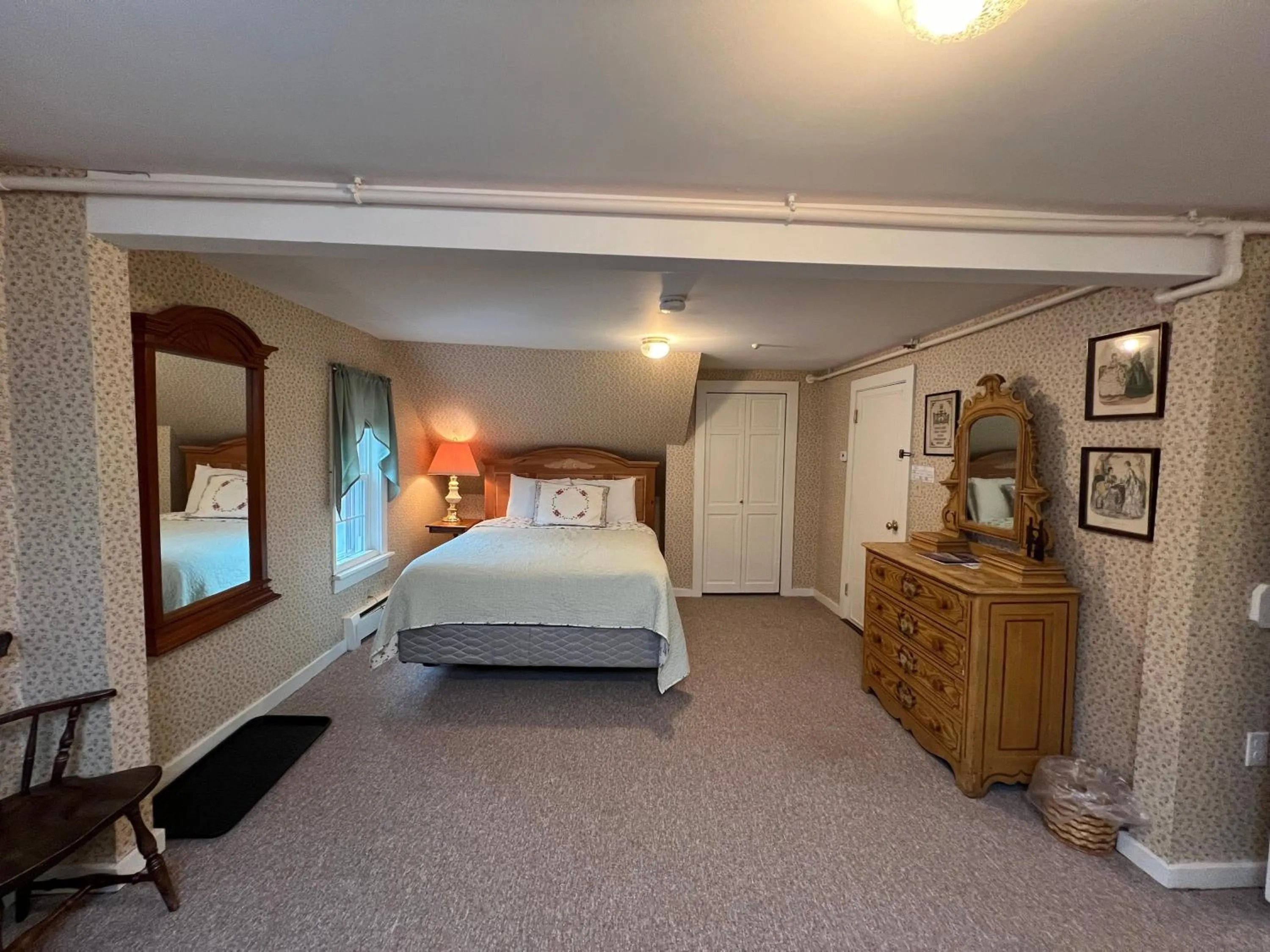 Bed in Echo Lake Inn