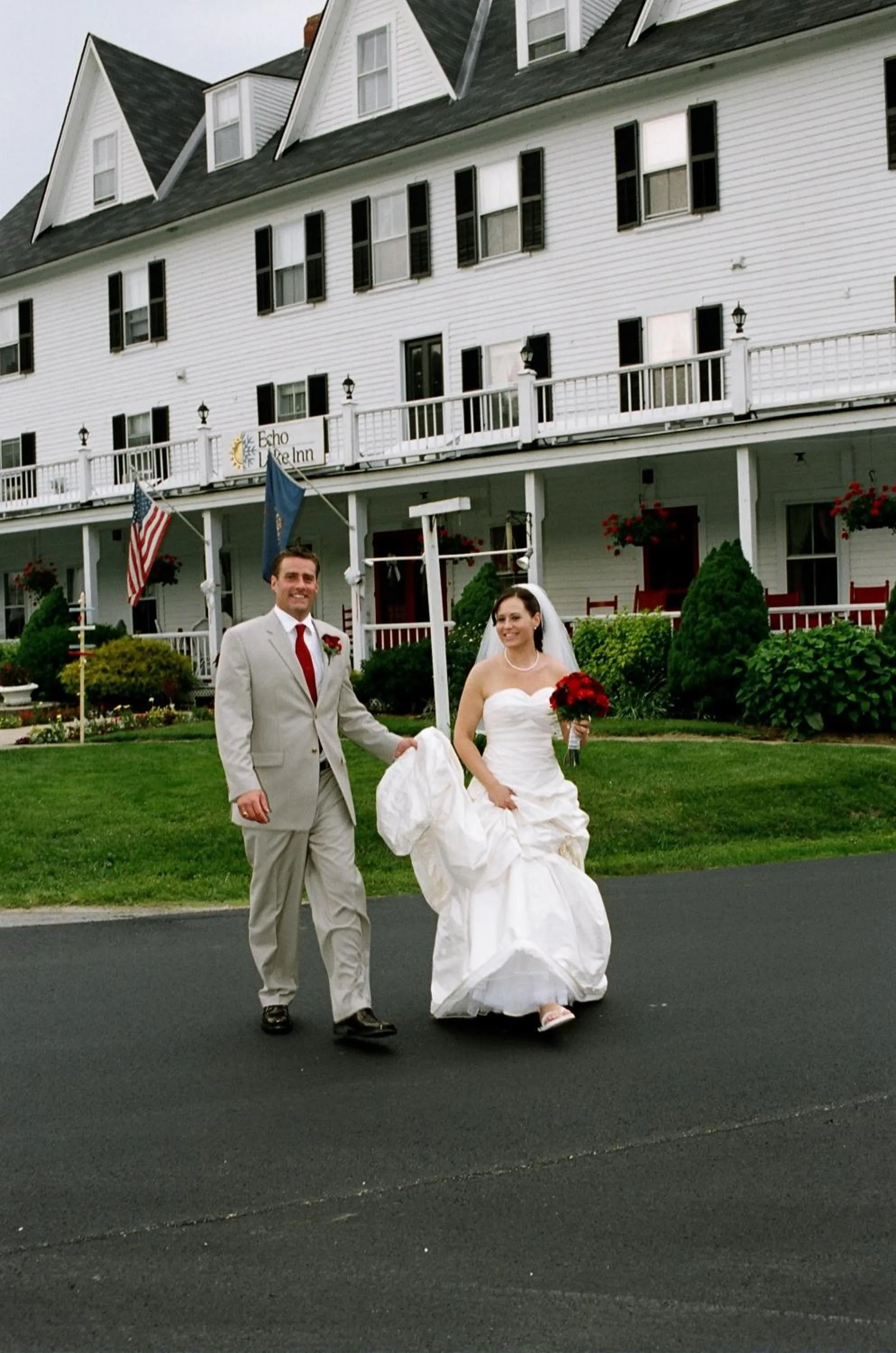 Property building in Echo Lake Inn
