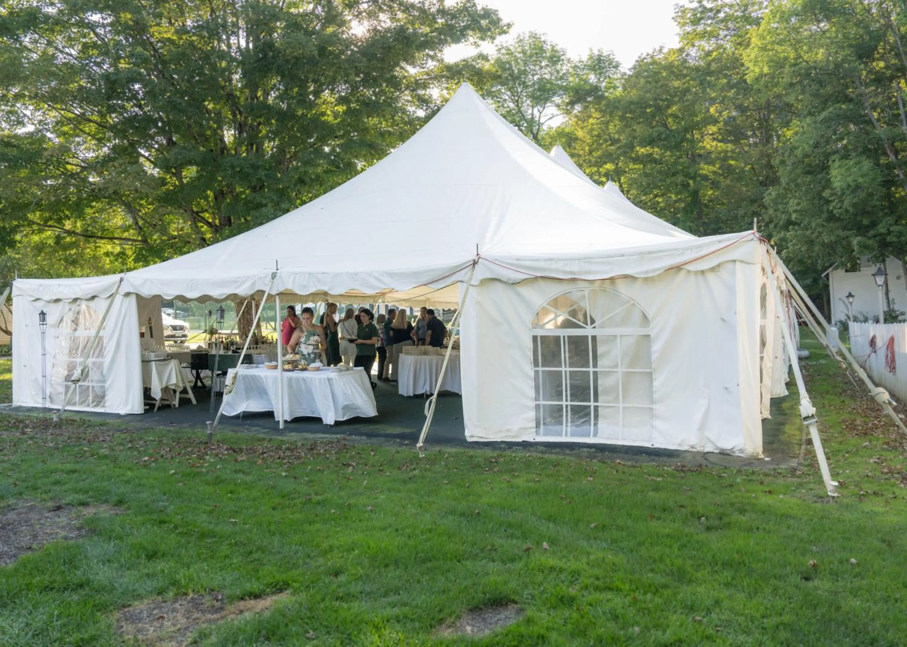 Day in Echo Lake Inn