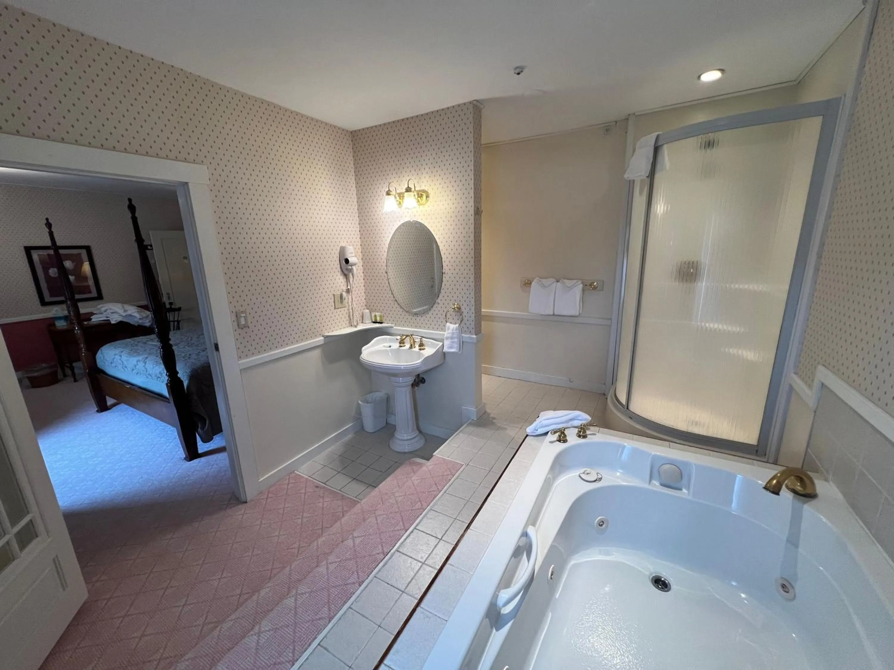 Shower in Echo Lake Inn