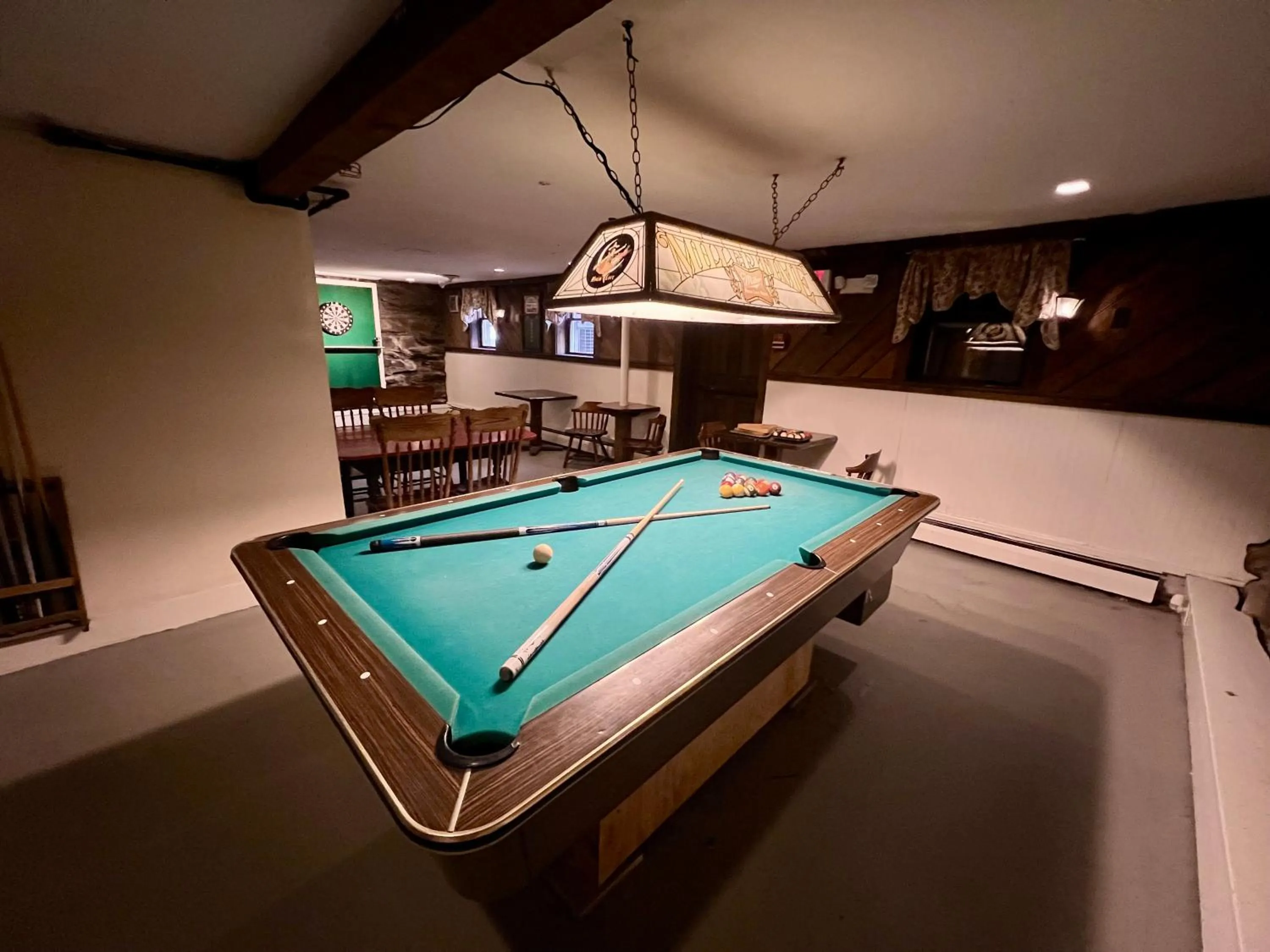 Billiard in Echo Lake Inn