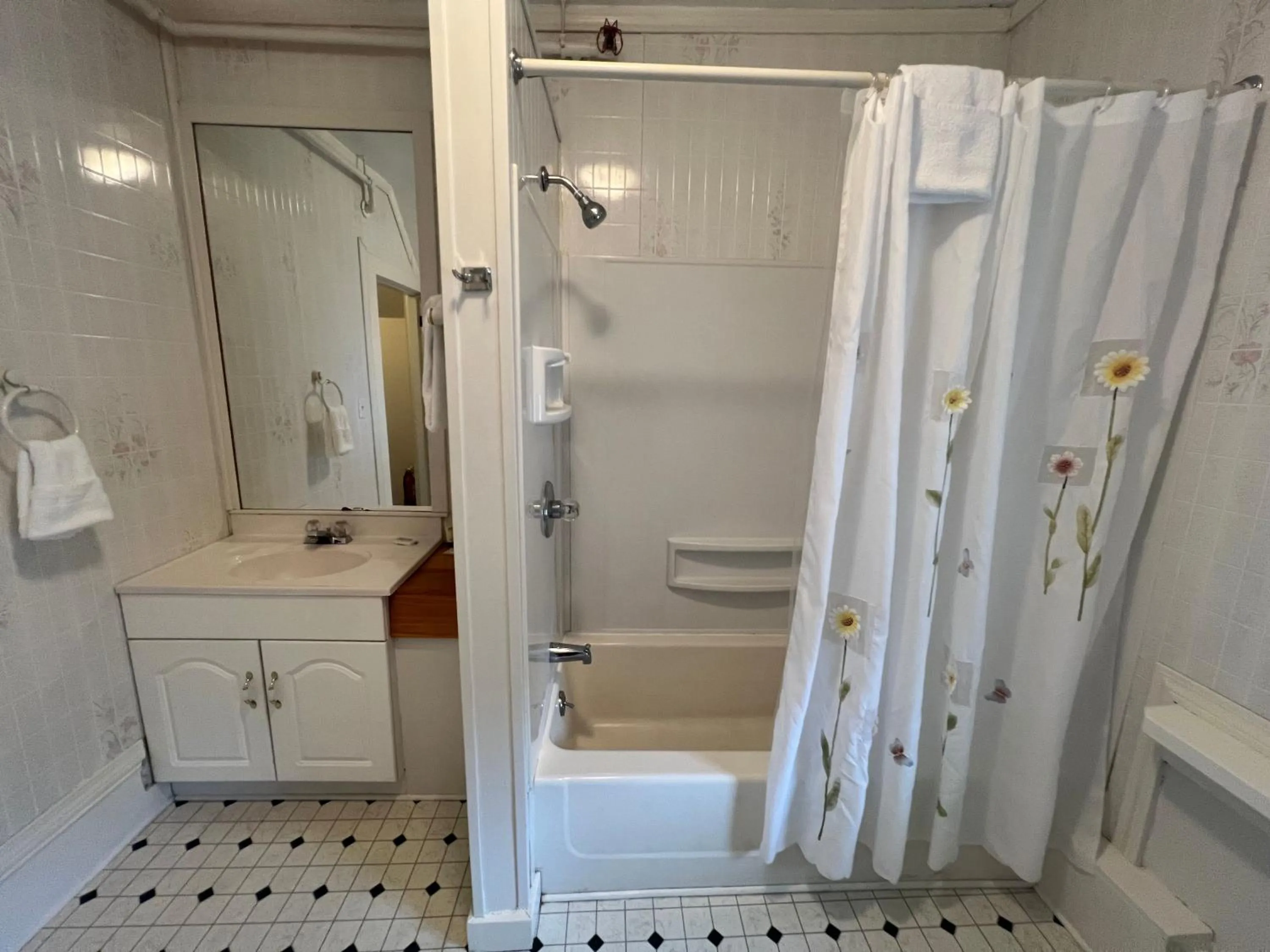 Shower in Echo Lake Inn