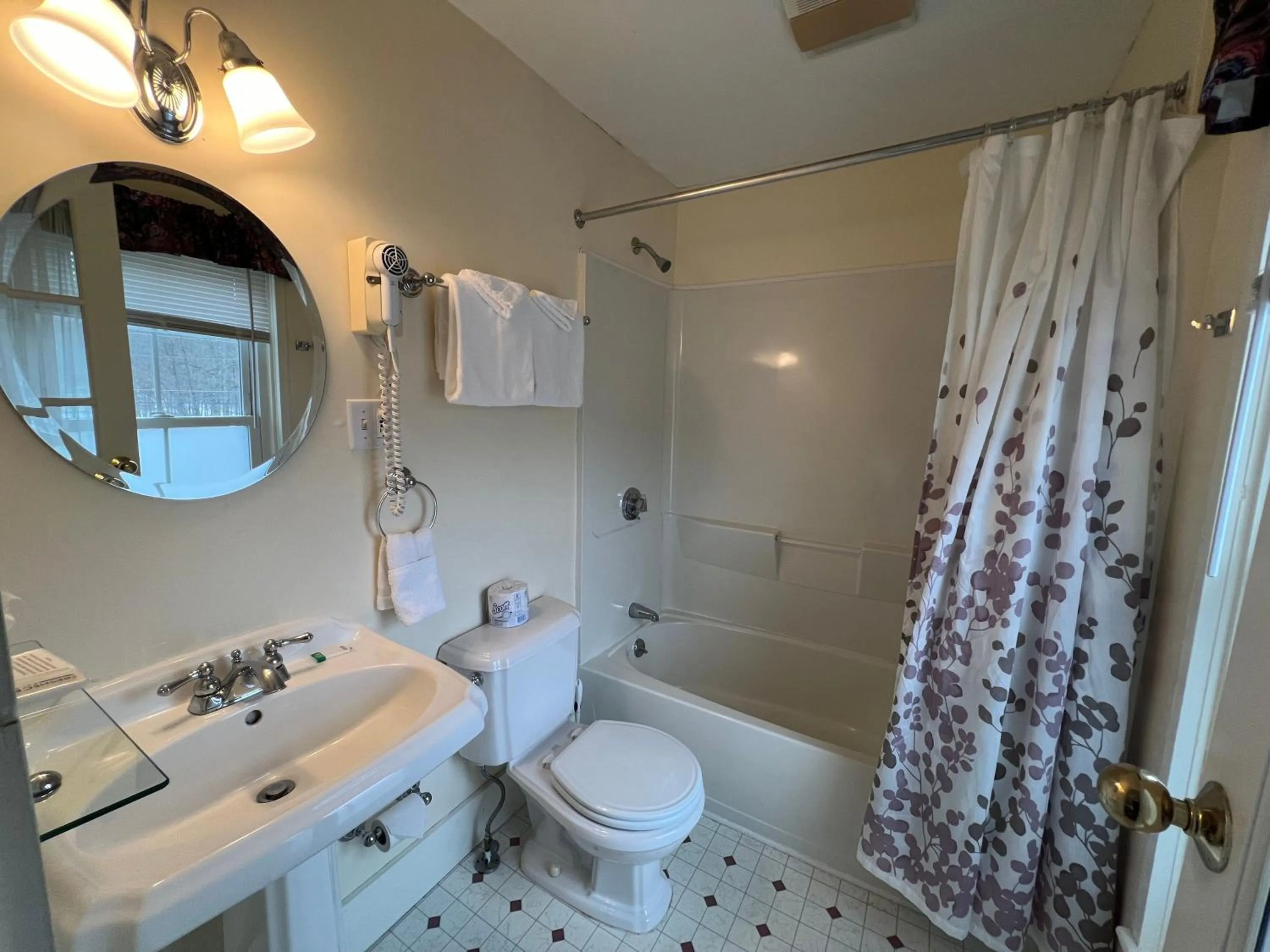 Shower in Echo Lake Inn