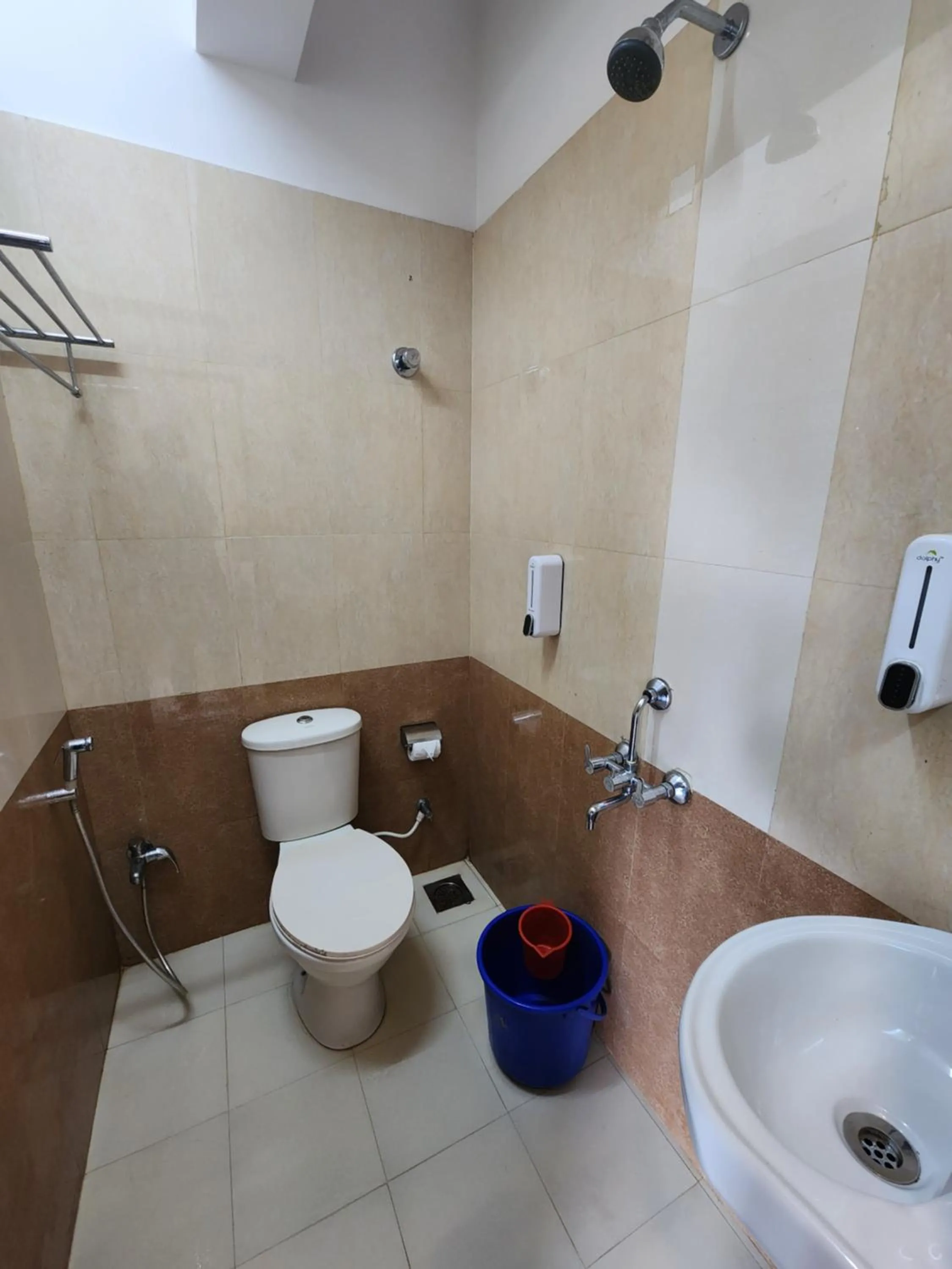 Bathroom in All Seasons Guest House I Rooms & Dorms