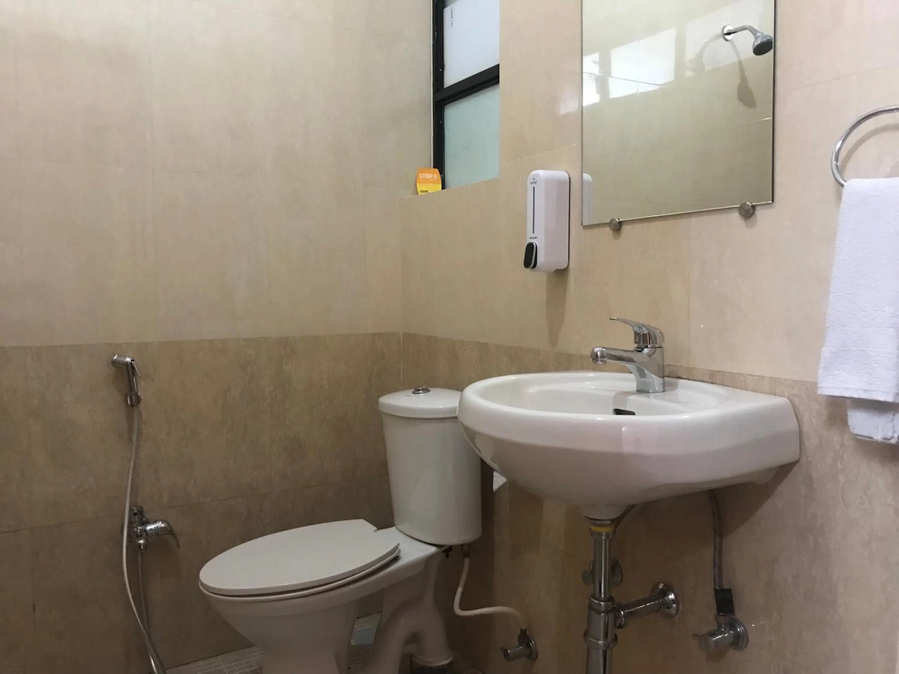 Bathroom in All Seasons Guest House I Rooms & Dorms