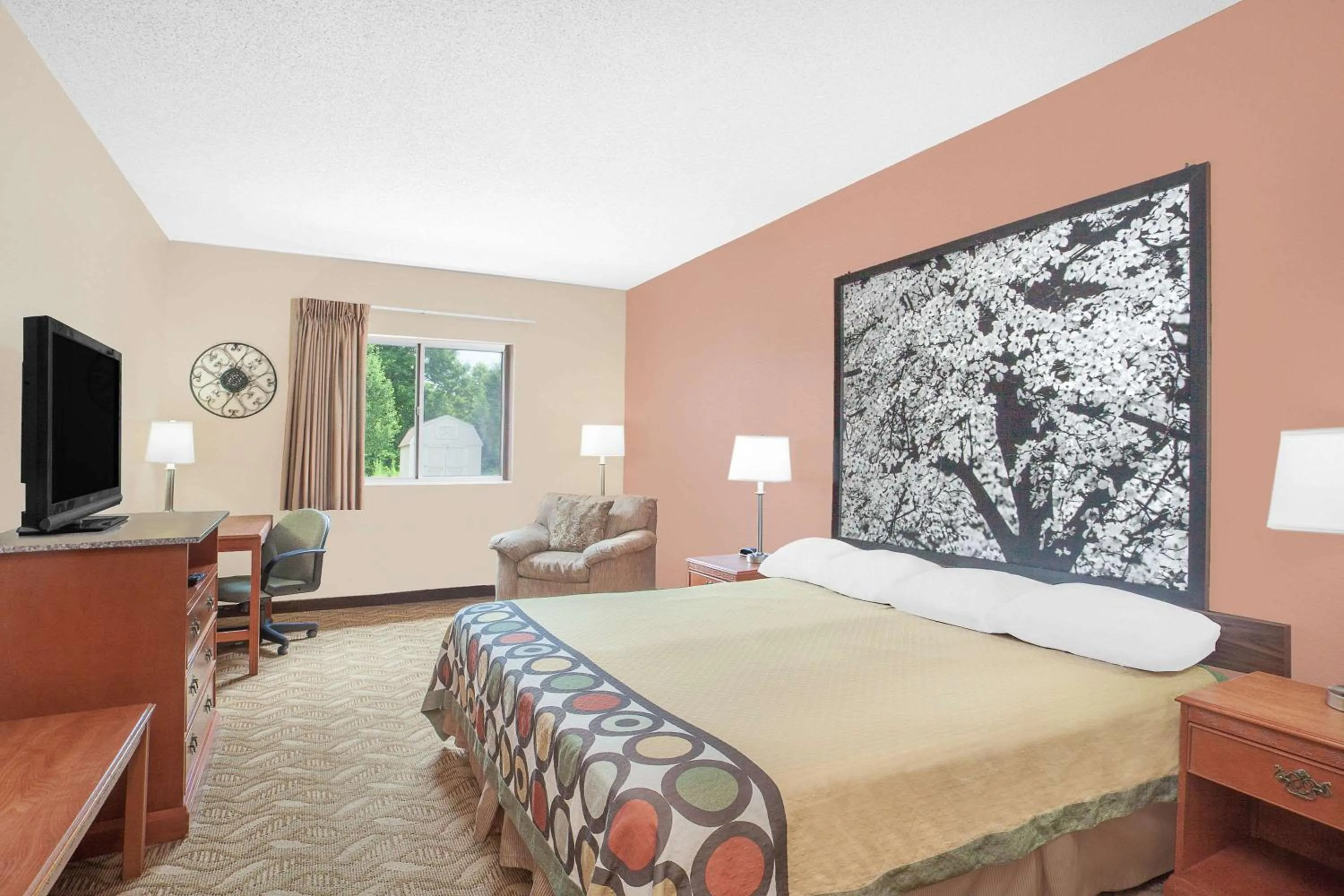 Photo of the whole room, Bed in Super 8 by Wyndham Central City