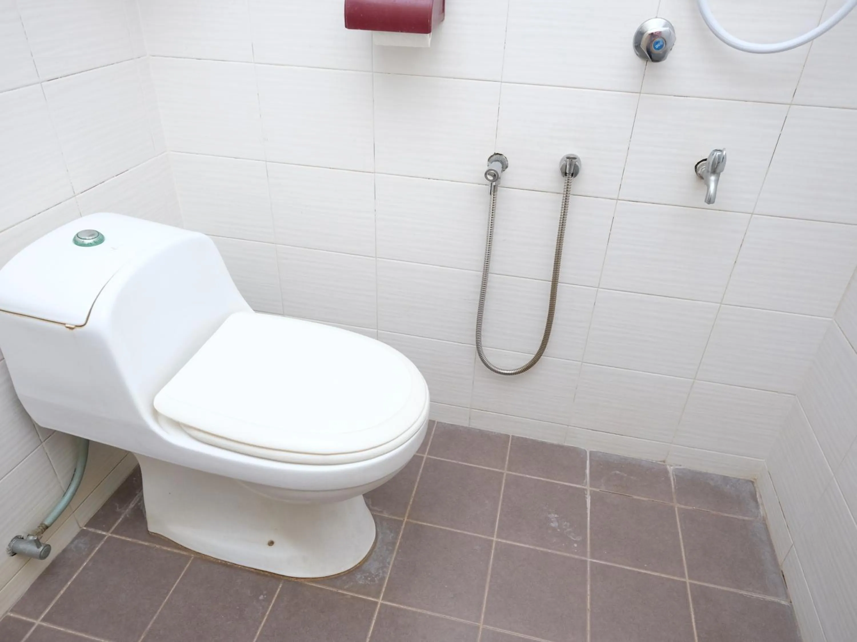 Bathroom in OYO 619 Grand City Hotel 2