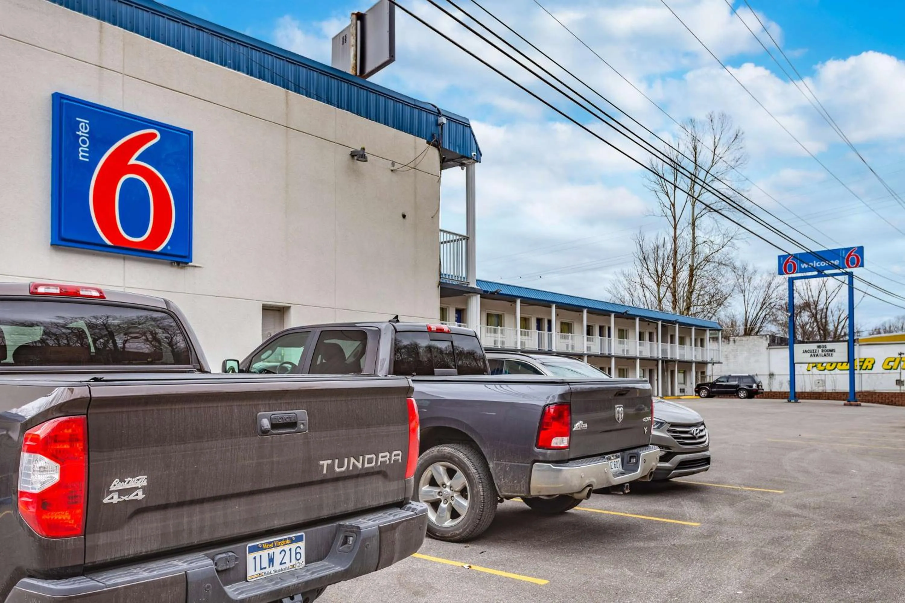 Property building in Motel 6-Huntington, WV