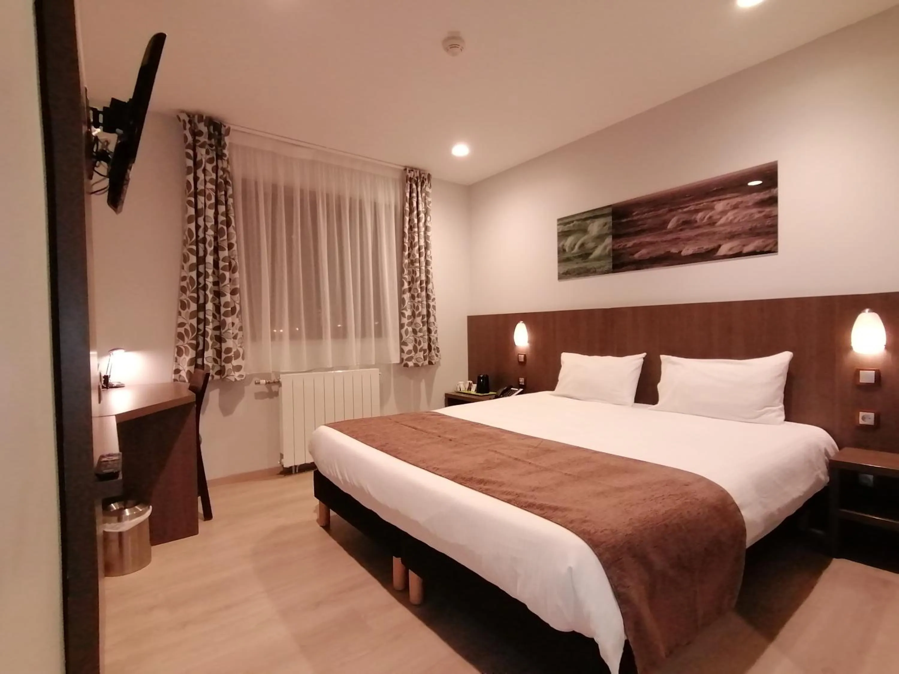 Bed in The Originals City, L'Haut' Aile, Coquelles-Calais Tunnel s/Manche L'HAUTAILE