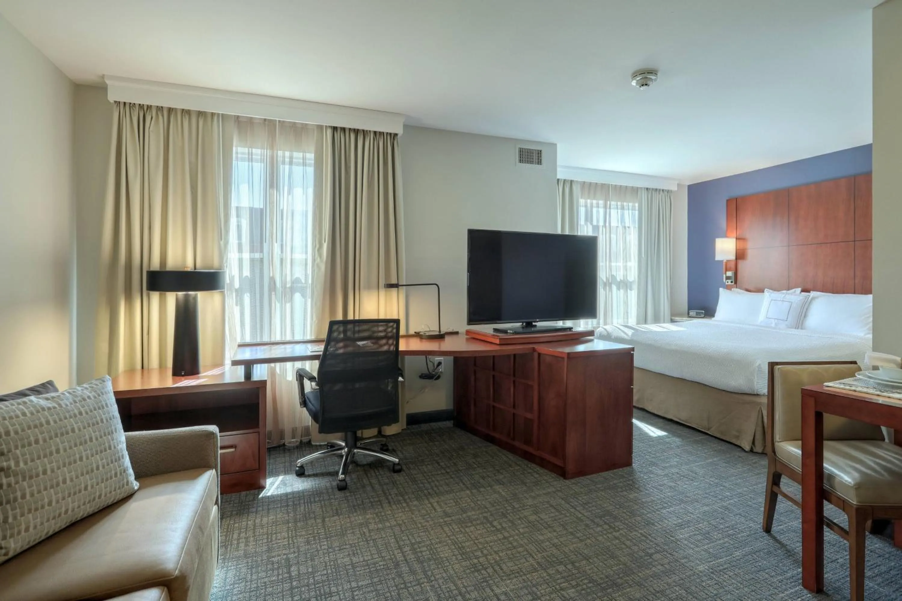 Photo of the whole room, Bed in Residence Inn by Marriott Woodbridge Edison/Raritan Center
