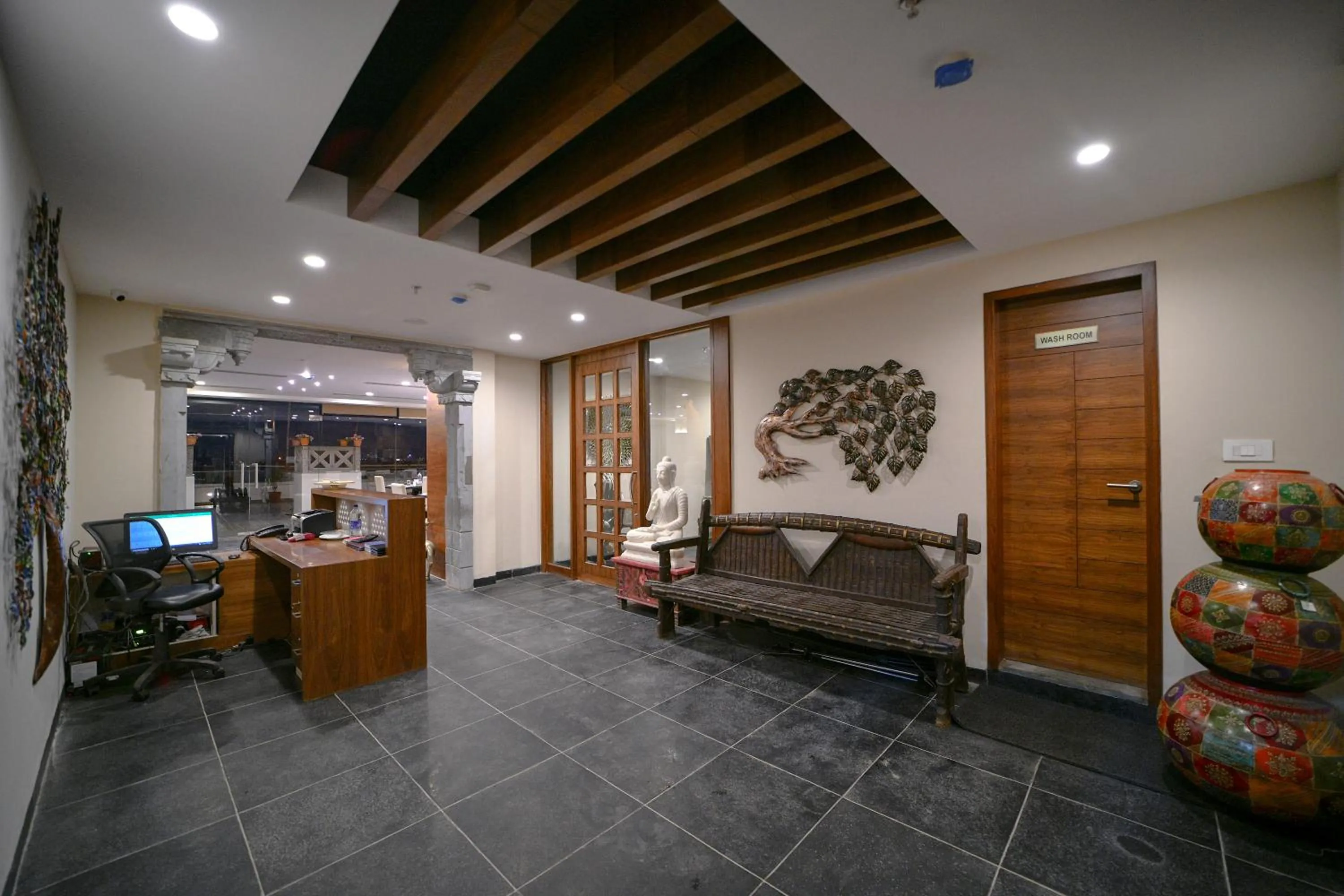 Lobby or reception in The Ramvilas - A Rooftop Pichola Lake View Hotel