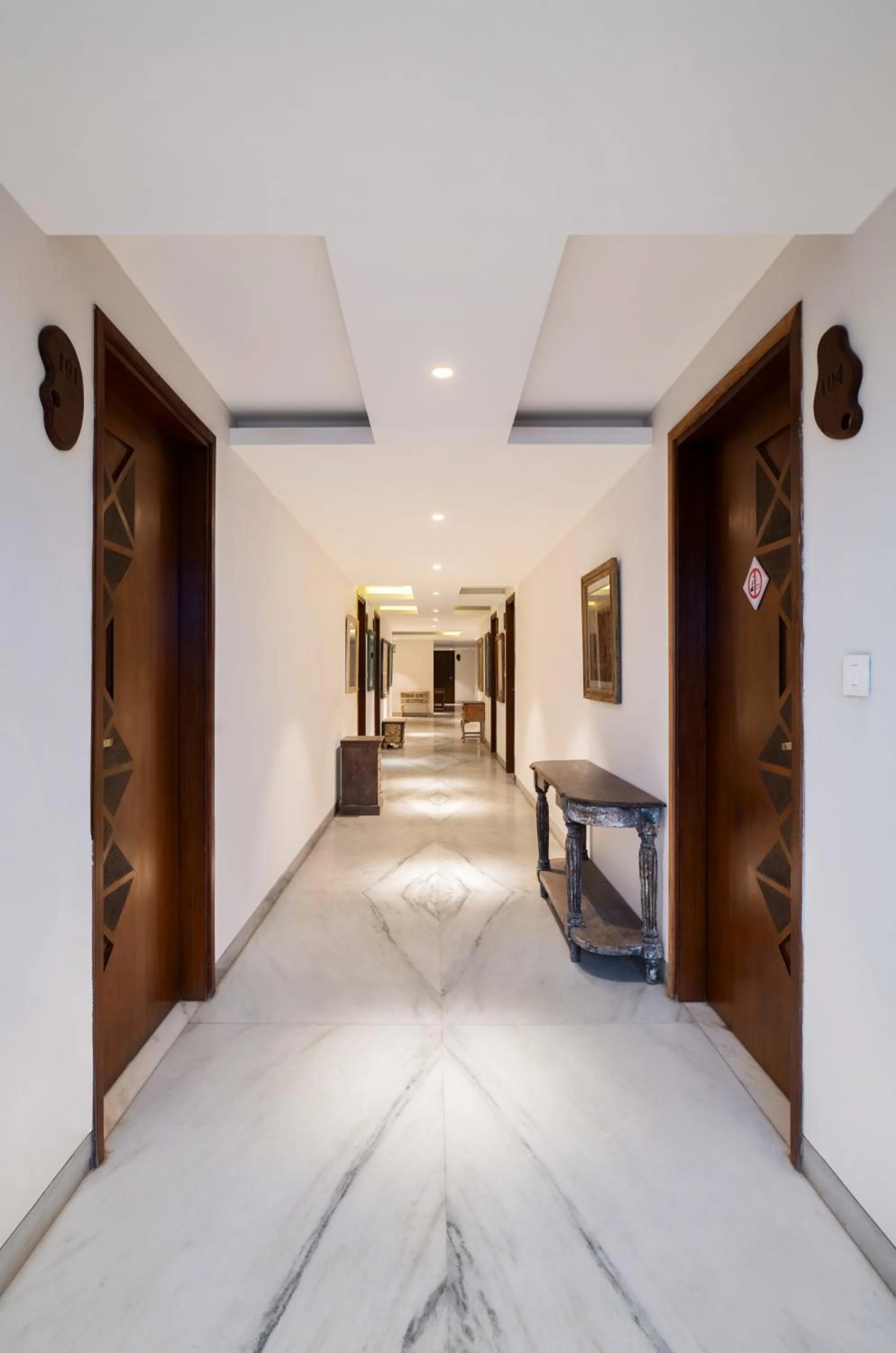 Lobby or reception in The Ramvilas - A Rooftop Pichola Lake View Hotel