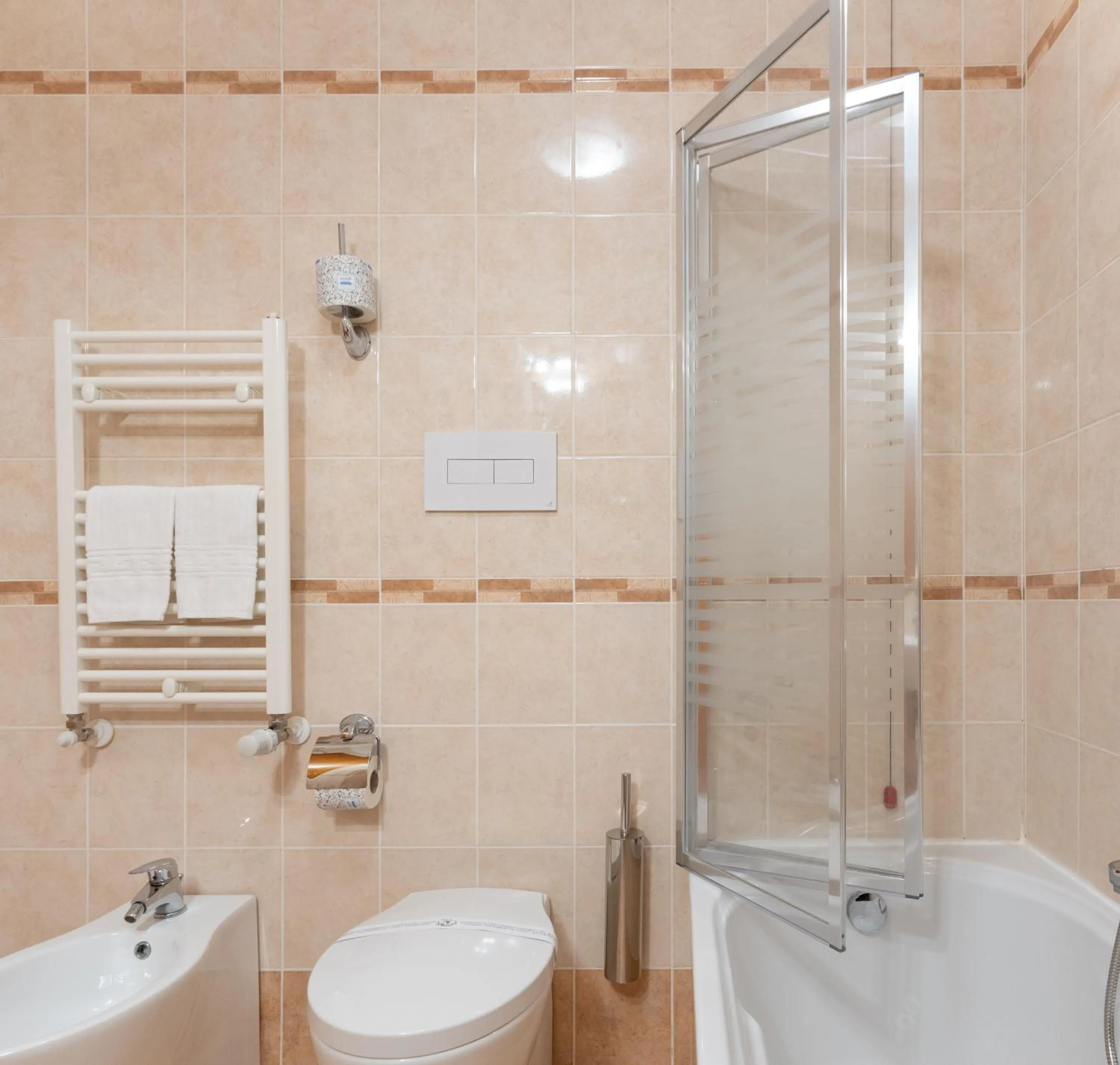 Shower in Domus Hotel